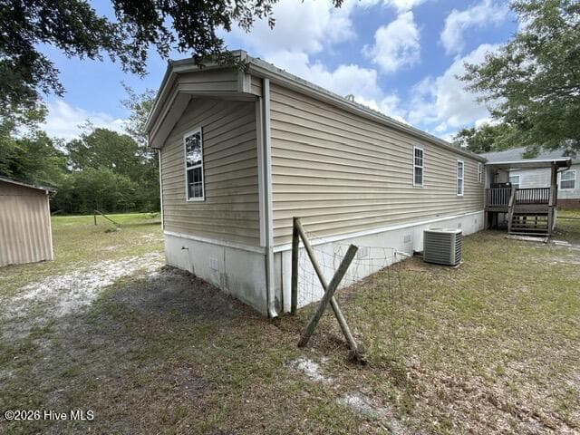 Manufactured Home at 336 Old Folkstone Road, Holly Ridge, NC 28445, photo 12 of 19