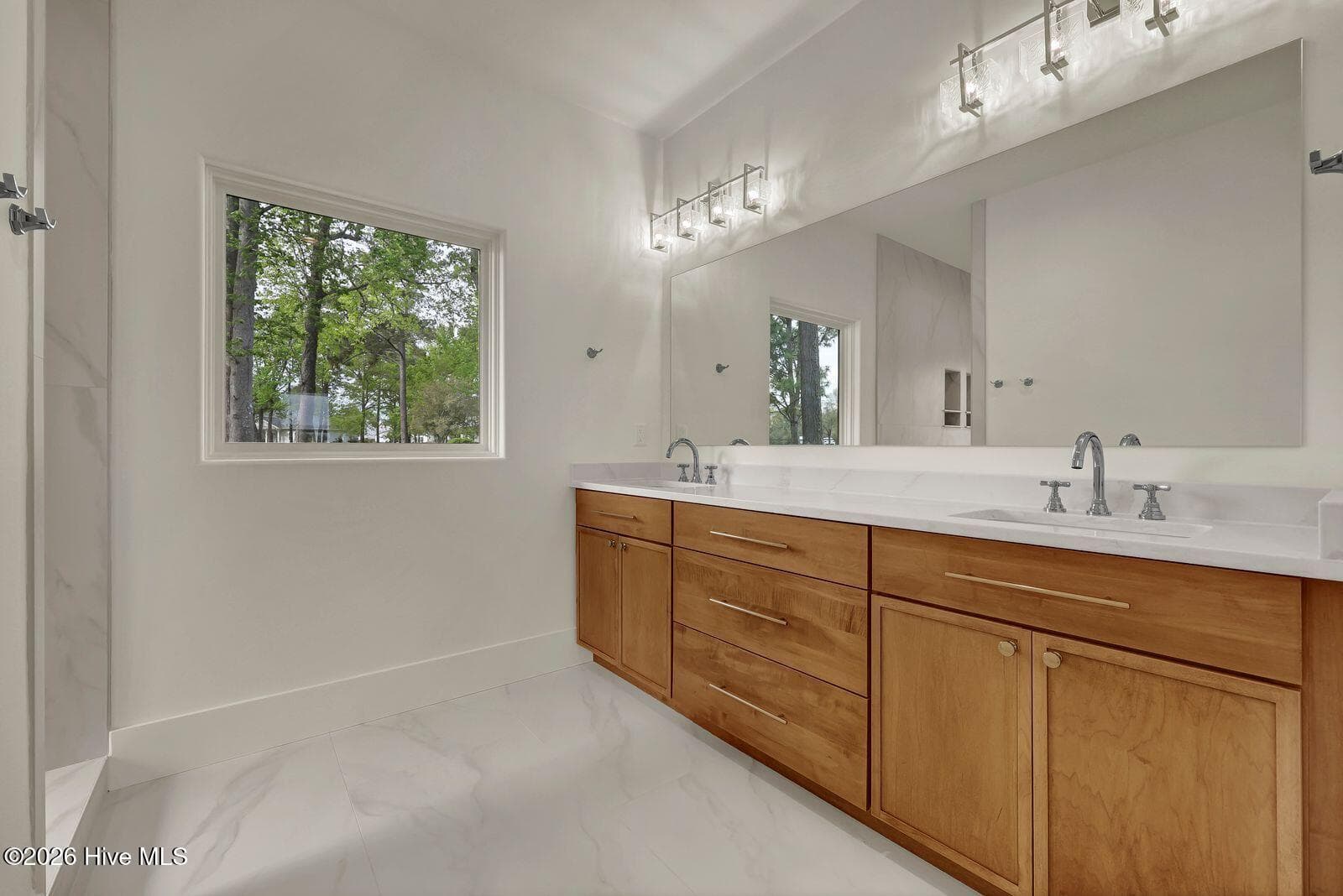 Primary bathroom - 38 Reston Bluff, Hampstead, NC 28443