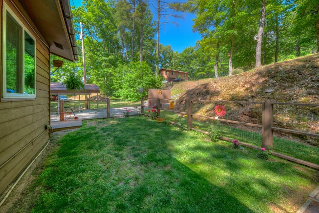 Single Family Residence at 256 Woods Drive, Murphy, NC 28906, photo 24 of 29