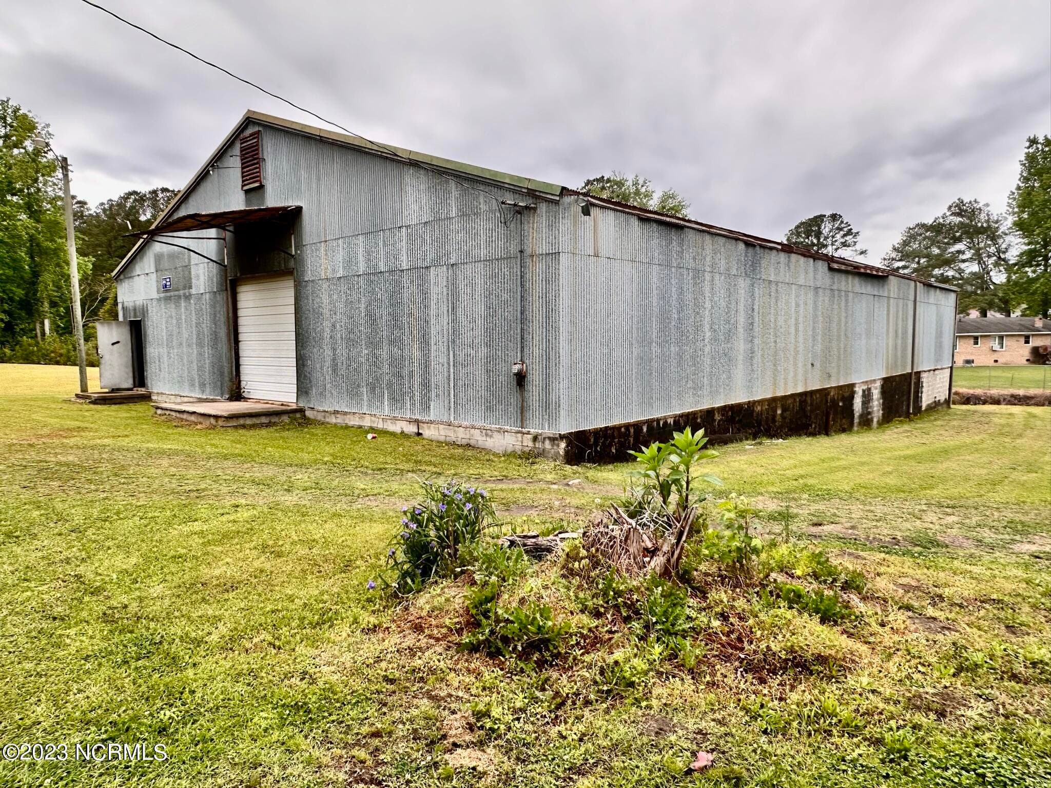 Deeded Parking at 818 W Main Street, Williamston, NC 27892, photo 11 of 20