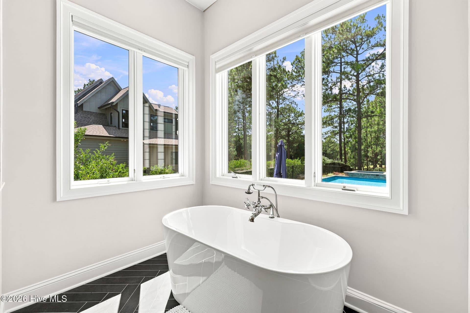 Master bathroom - 102 Chesterfield Drive, Pinehurst, NC 28374