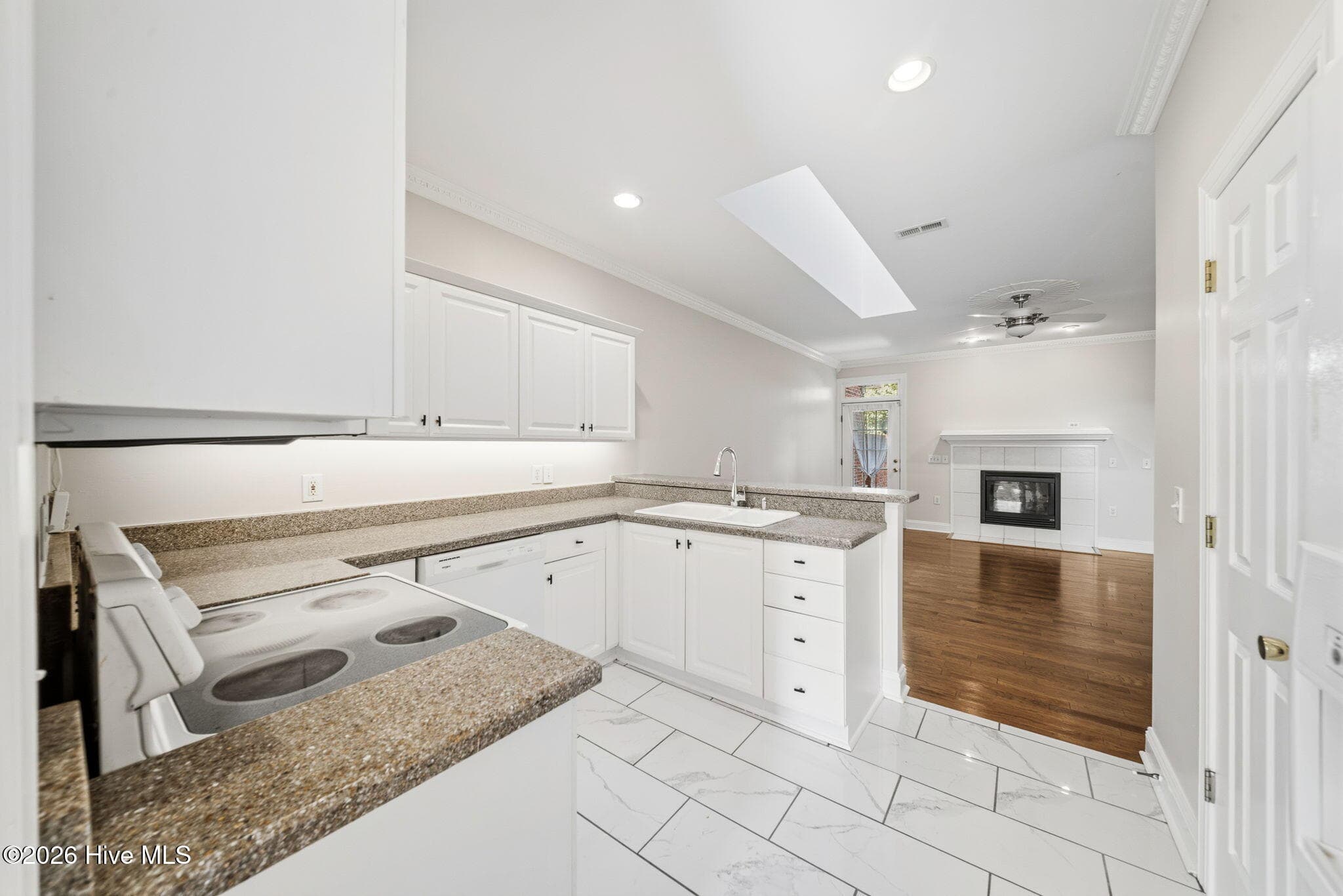Townhouse at 4324 Ashley Park Drive, Wilmington, NC 28412, photo 13 of 46