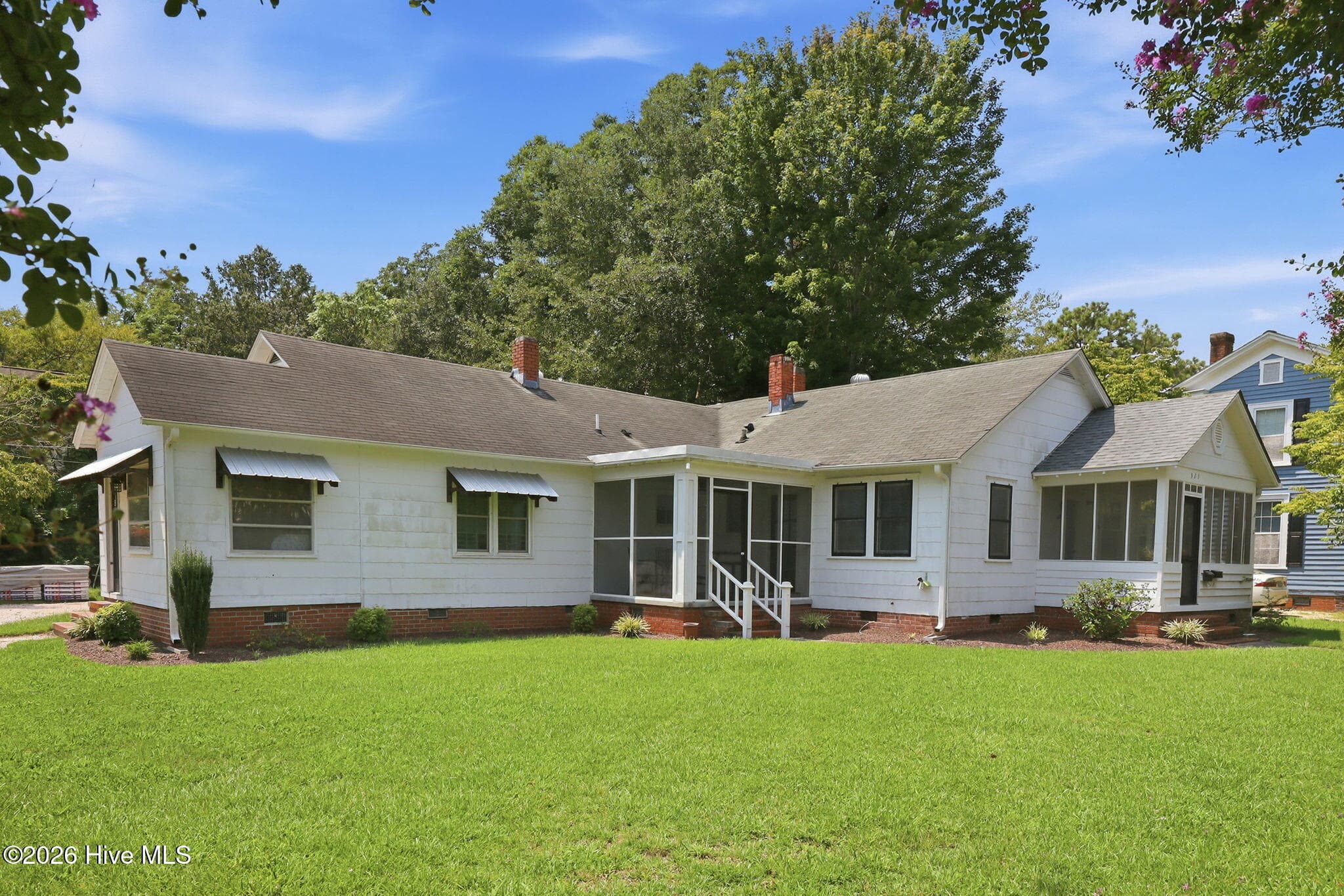 Single Family Residence at 525 E 2nd Street, Washington, NC 27889, photo 3 of 54