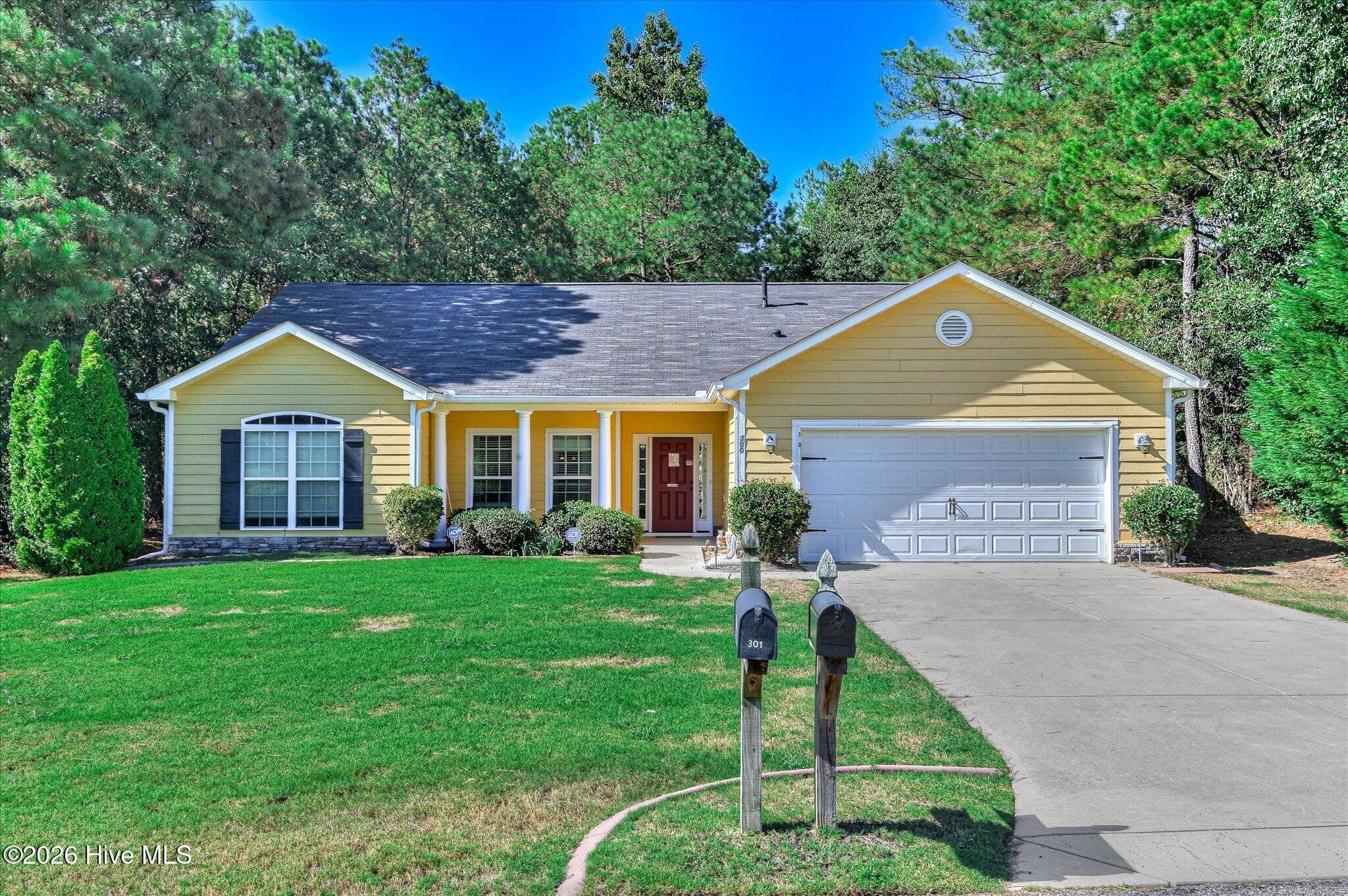 Single Family Residence at 300 Foxchase Circle, North Augusta, SC 29860, photo 2 of 31