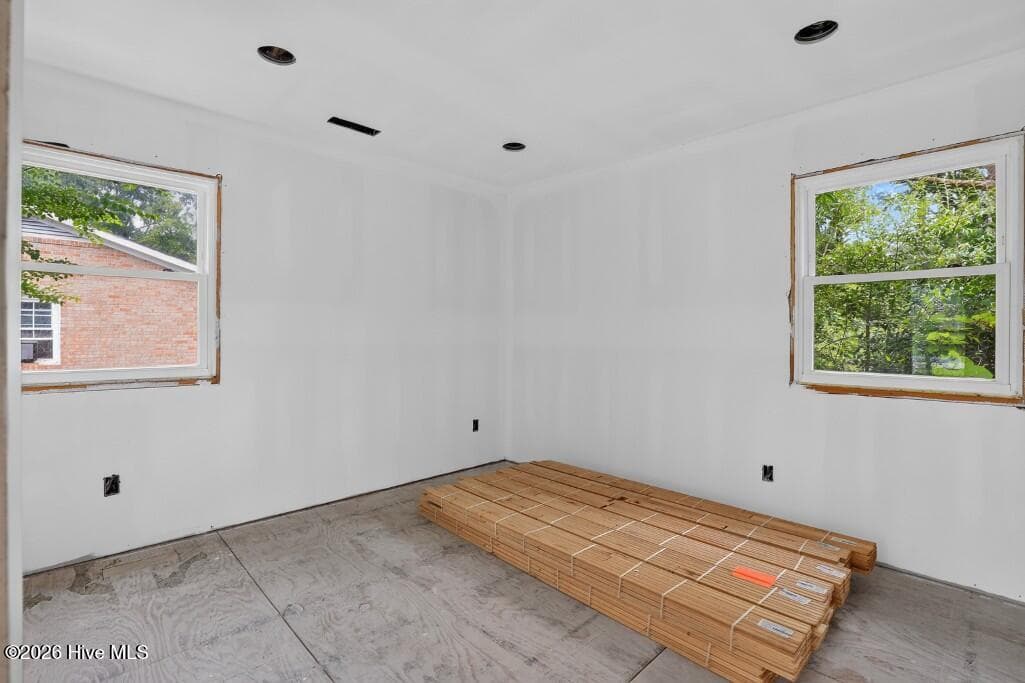 Single Family Residence at 602 W Thurman Road, New Bern, NC 28562, New Bern, photo 5 of 16