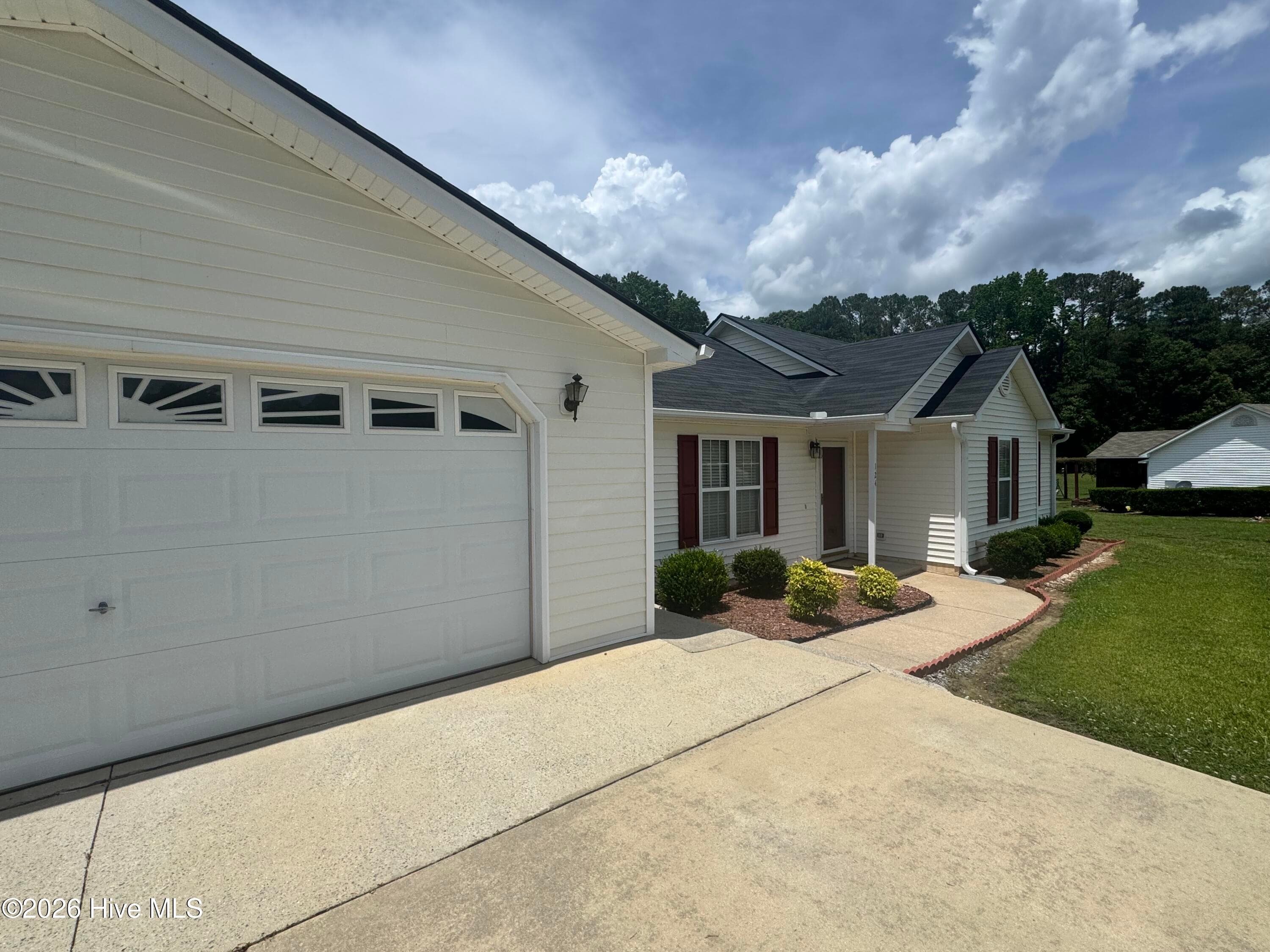 Single Family Residence at 124 Stockbridge Drive, Selma, NC 27576, photo 5 of 25