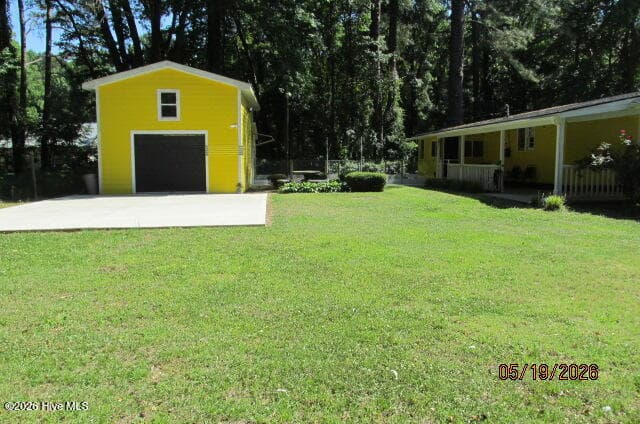 Single Family Residence at 584 N 3rd Street, Saint Pauls, NC 28384, photo 8 of 24