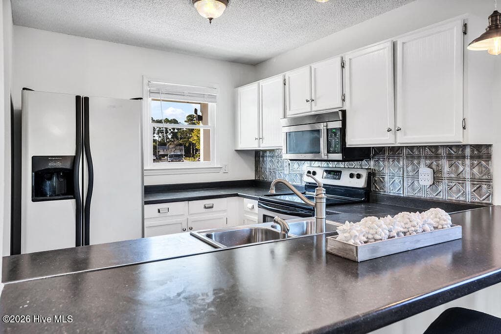 Condominium at 106 Lullwater Drive Unit B, Wilmington, NC 28403, photo 11 of 51