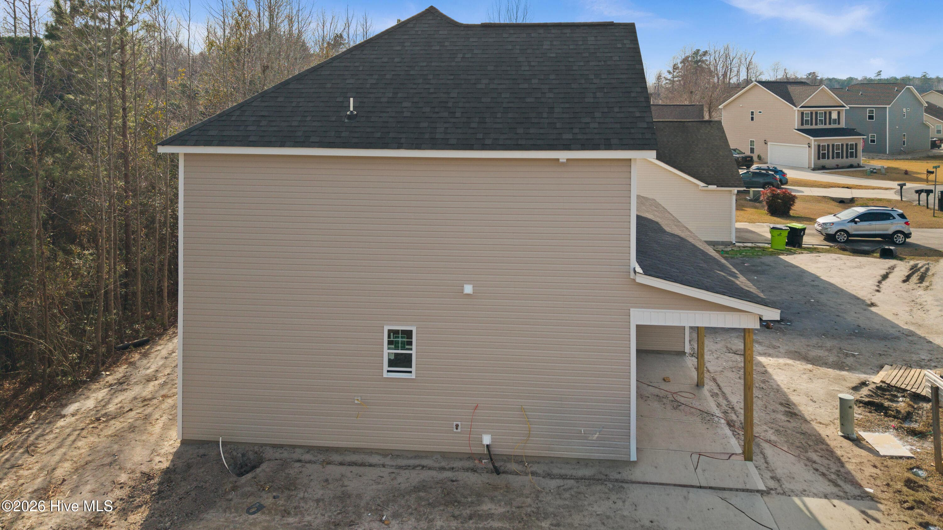 Single Family Residence at 400 Stone Hawk Lane, New Bern, NC 28560, photo 15 of 110