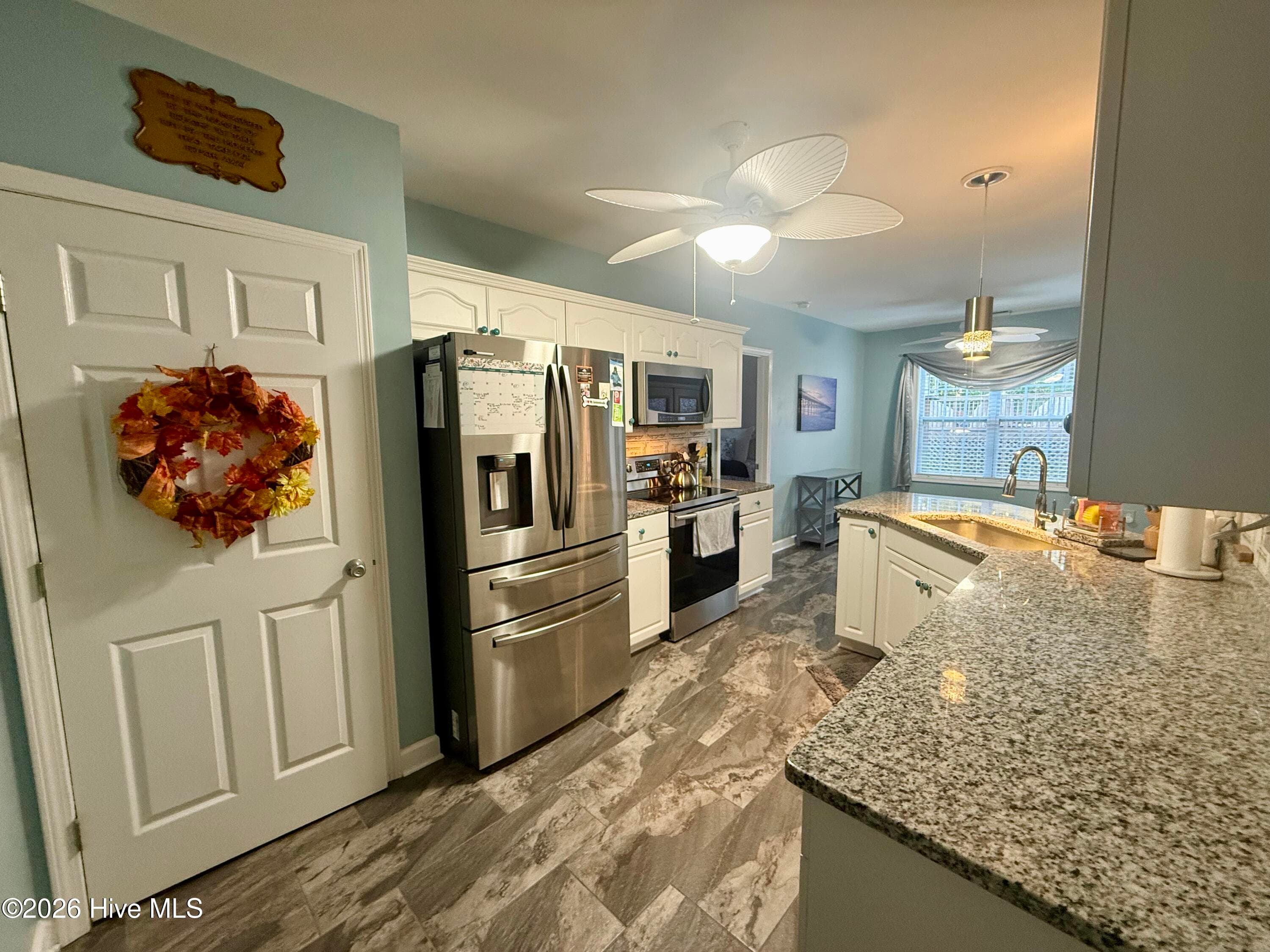Single Family Residence at 408 N Belvedere Drive, Hampstead, NC 28443, photo 7 of 29