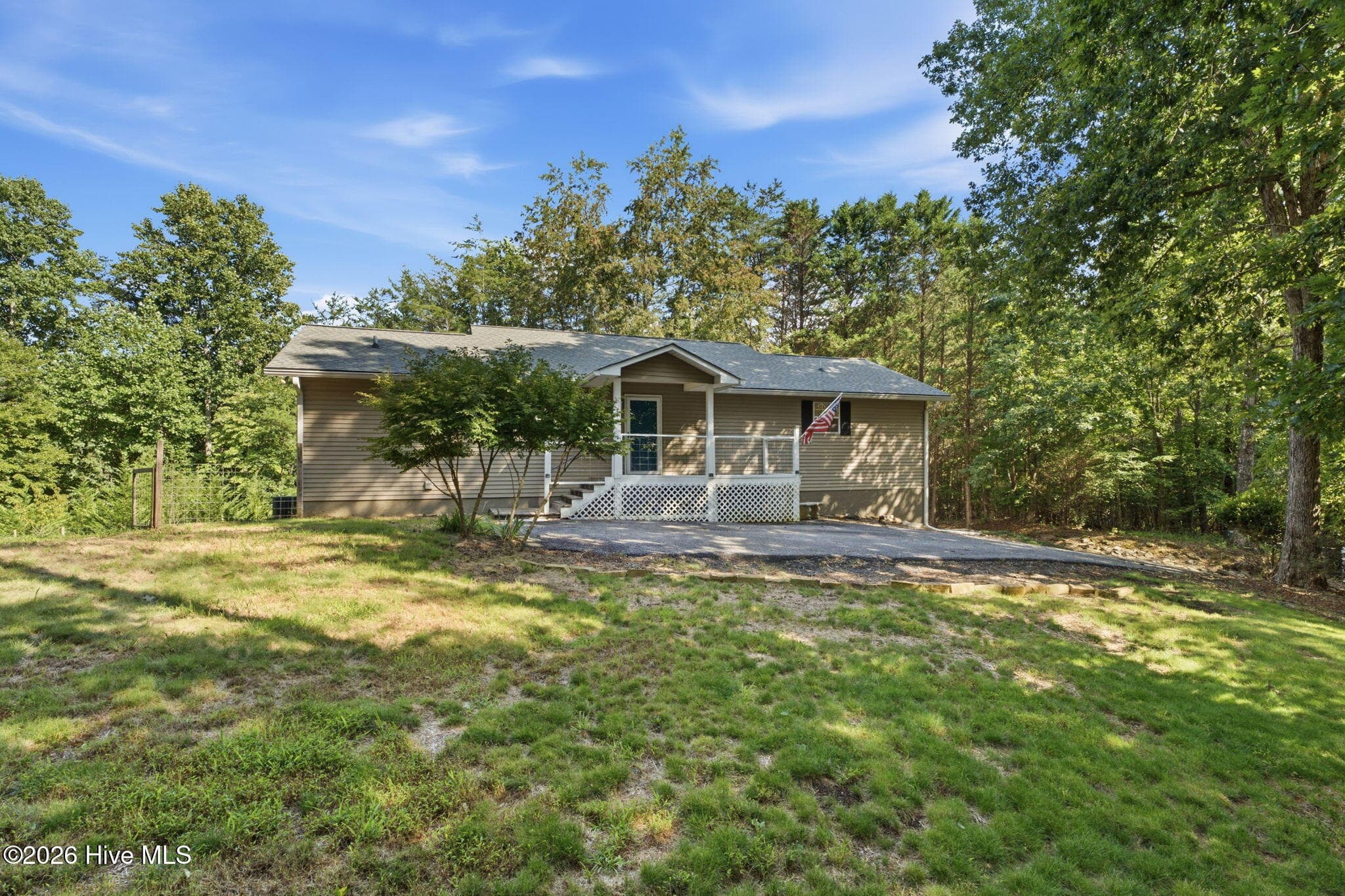 Single Family Residence at 5111 Summer Wood Lane, Young Harris, GA 30582, photo 3 of 45