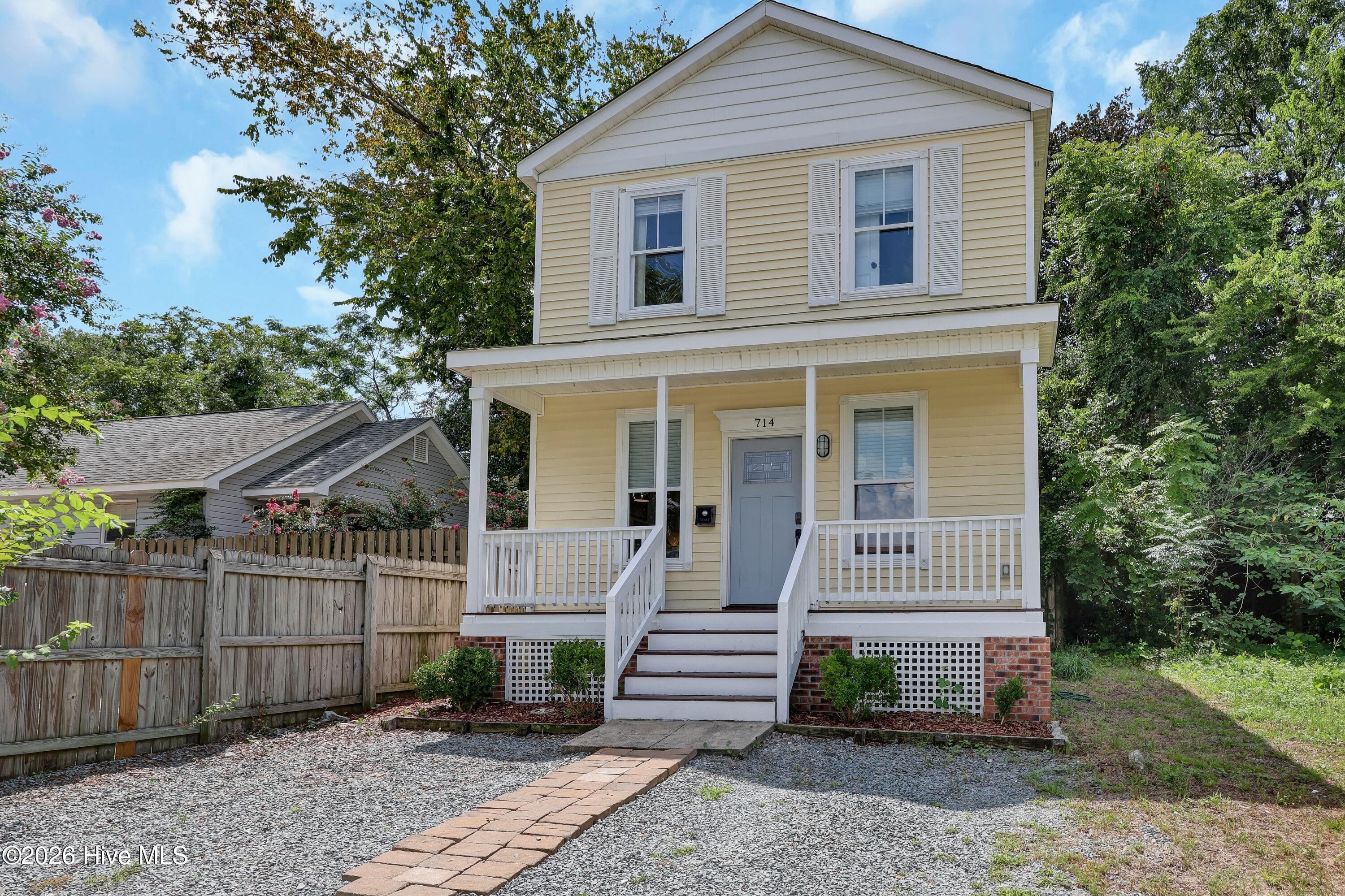 Single Family Residence at 714 Brooks Alley, Wilmington, NC 28401, photo 2 of 27