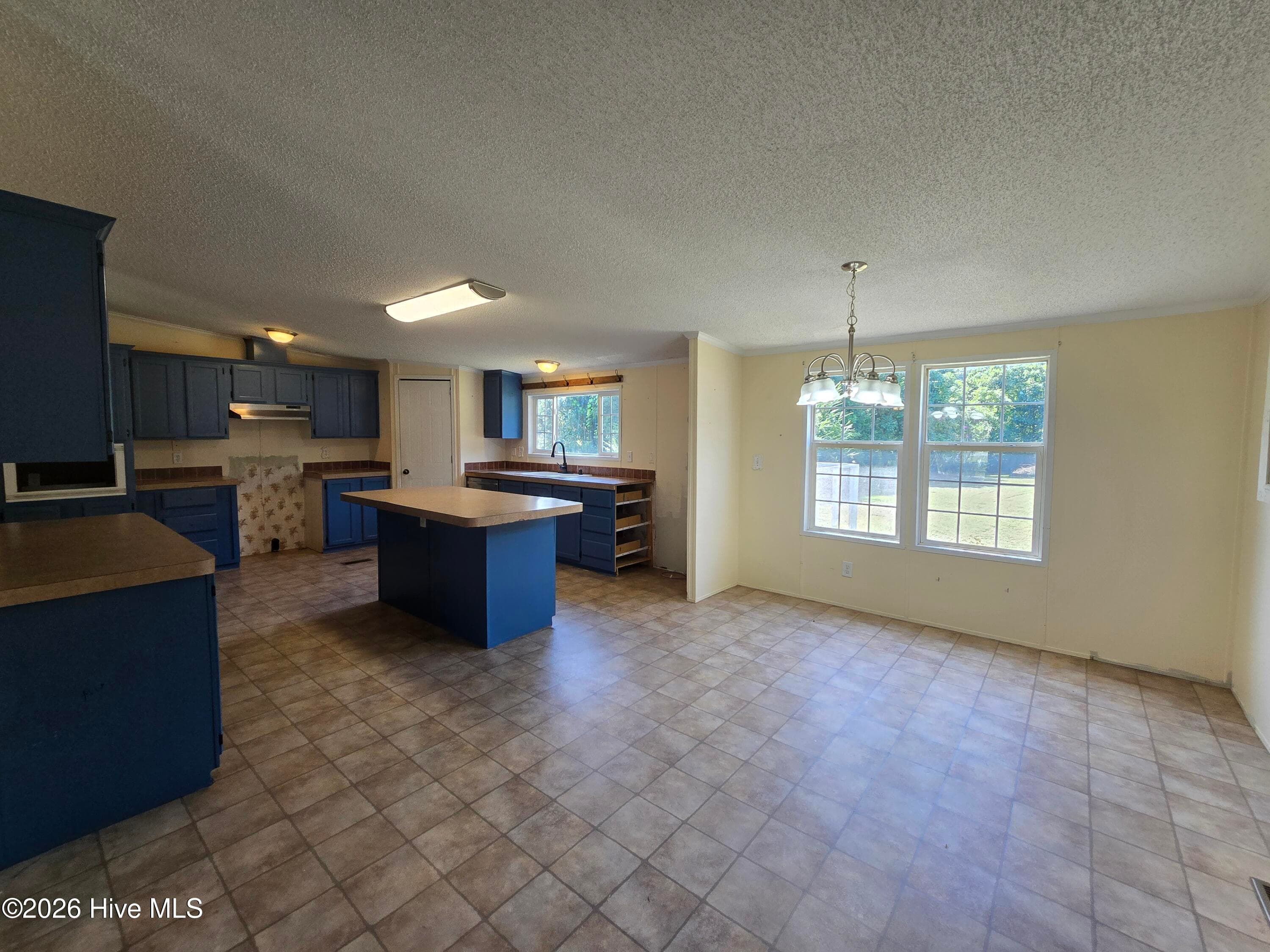 Manufactured Home at 307 Kimberly Court, Elizabeth City, NC 27909, photo 8 of 20