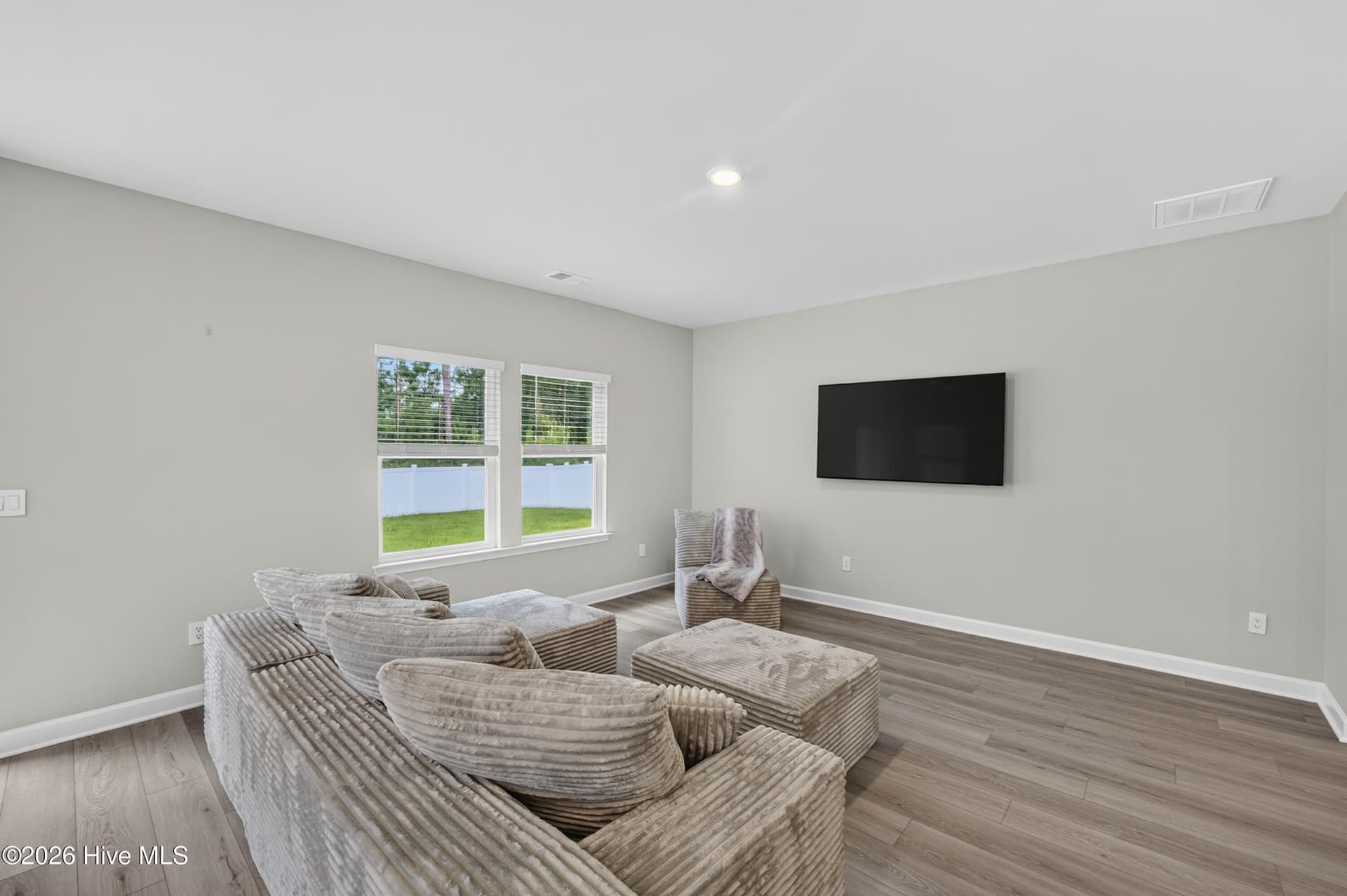 Single Family Residence at 669 Blackthorne Circle NW, Calabash, NC 28467, photo 2 of 2