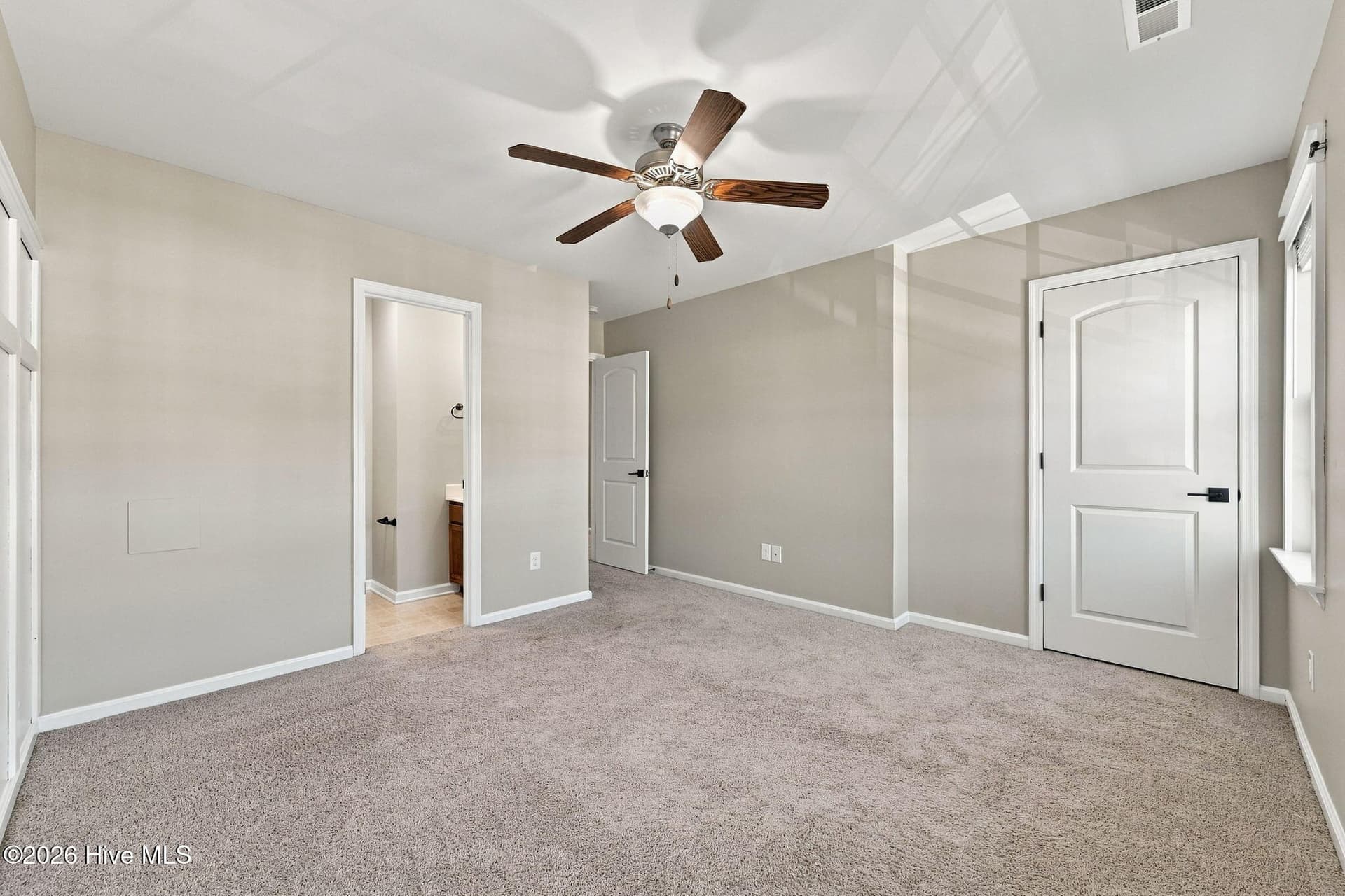 506 Oyster Rock Lane, Sneads Ferry, NC 28460