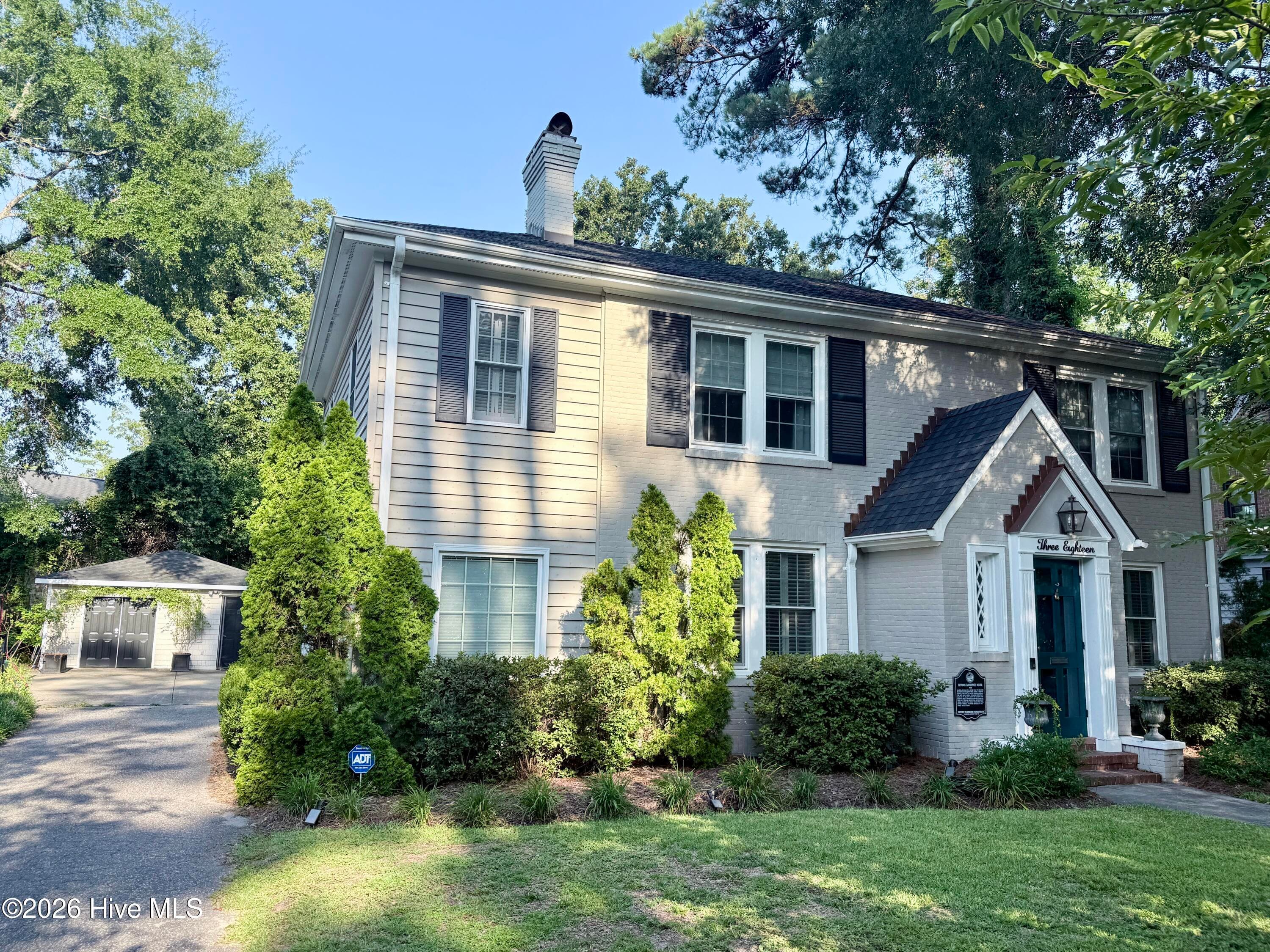 Front with view of drive and additional building - 318 Colonial Drive, Wilmington, NC 28403