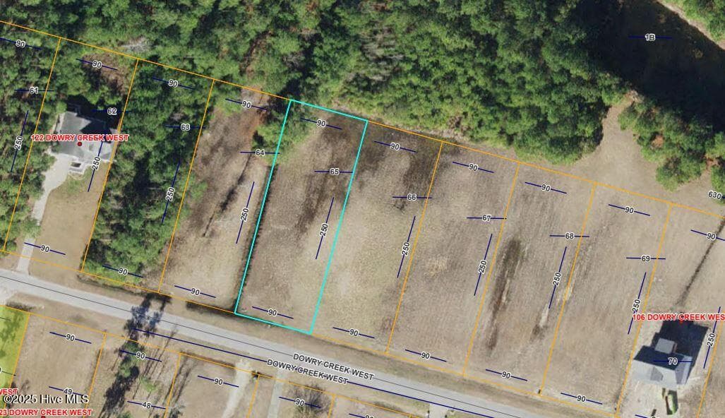 65 W Dowry Creek, Belhaven, NC 27810