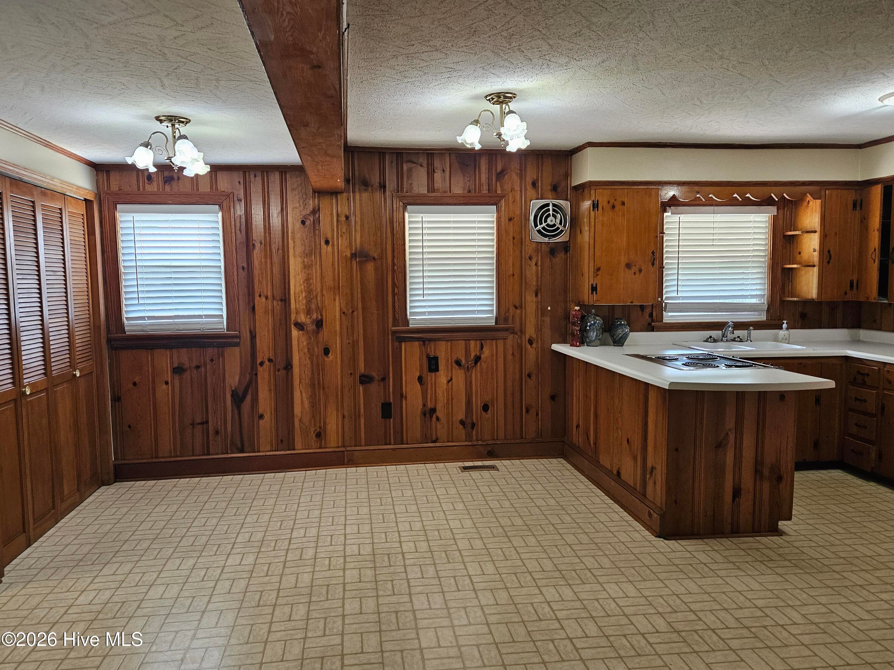 Single Family Residence at 702 Stewart Avenue, Clinton, NC 28328, photo 10 of 18