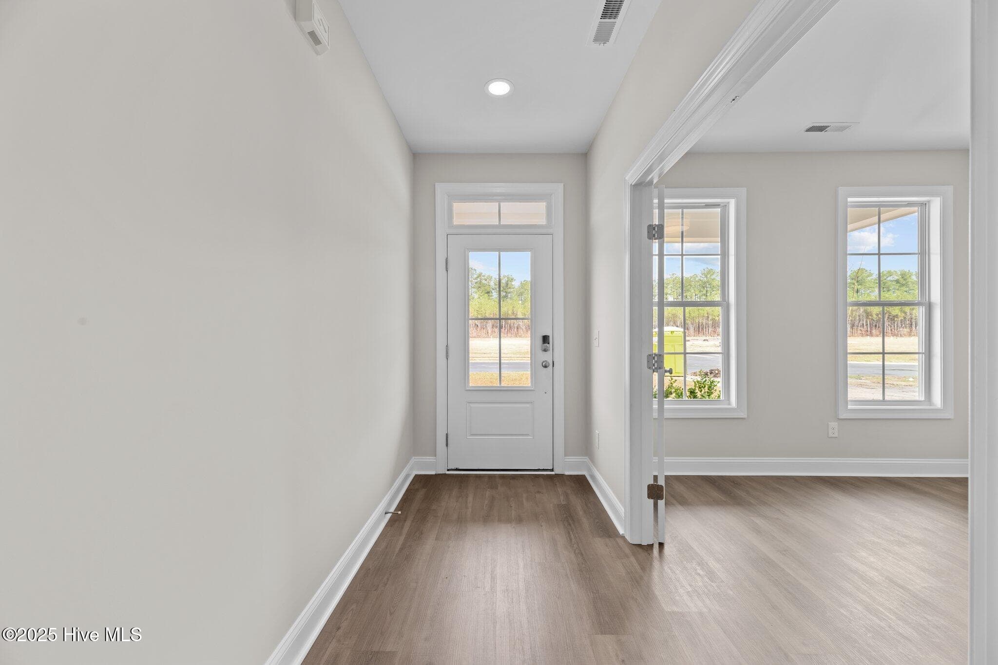 Single Family Residence at 1015 Brighton Drive, New Bern, NC 28562, photo 13 of 47
