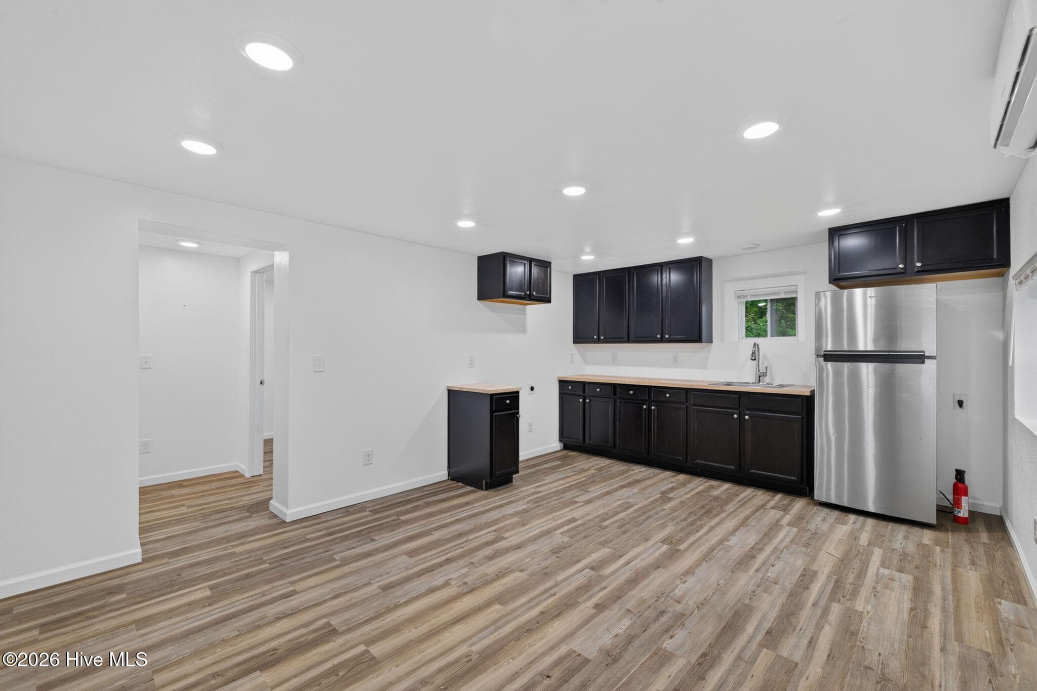 Single Family Residence at 653 Poyners Road, Moyock, NC 27958, photo 4 of 16