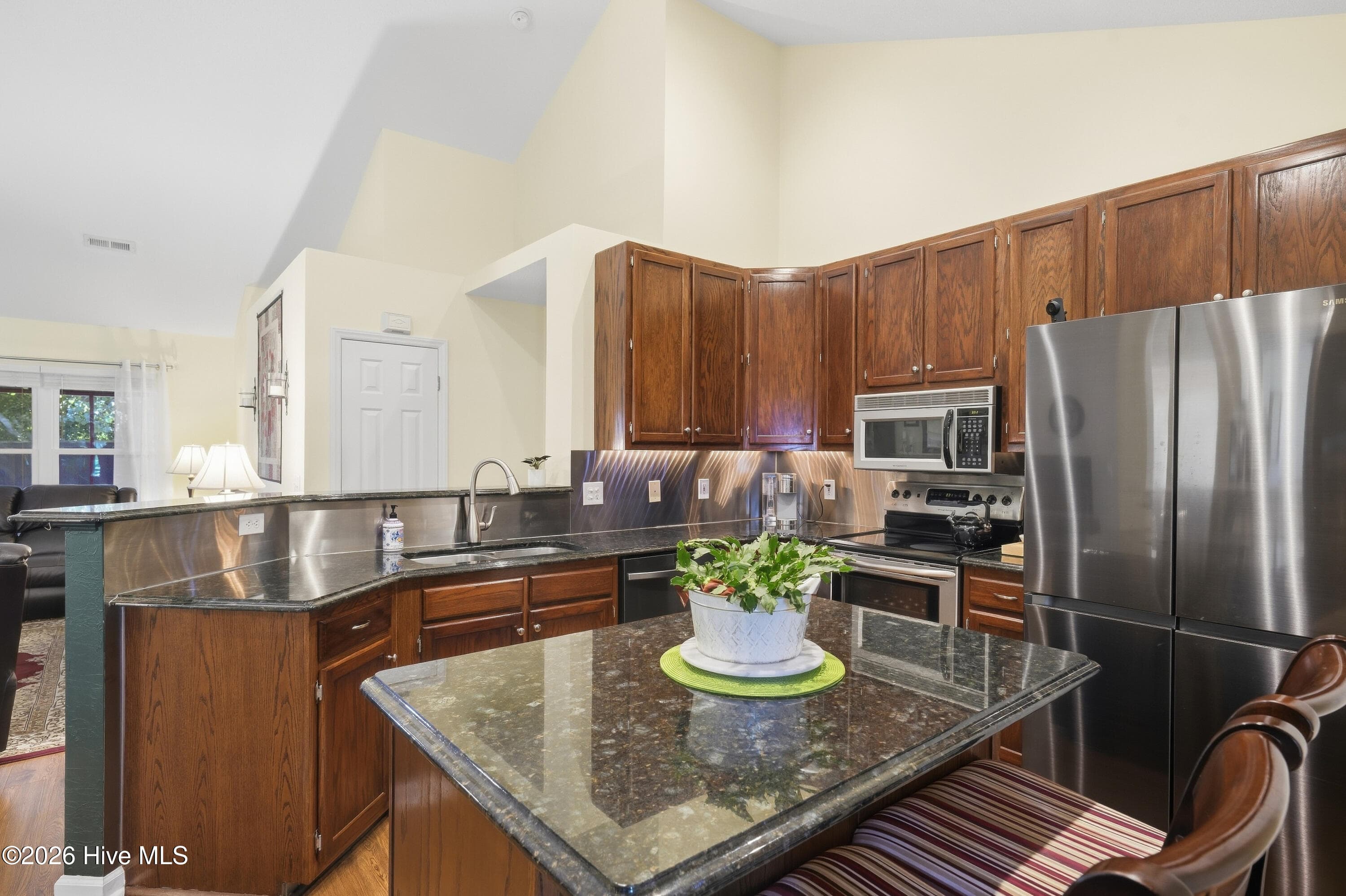 Single Family Residence at 5002 Blue Grass Court, Wilmington, NC 28409, photo 16 of 41