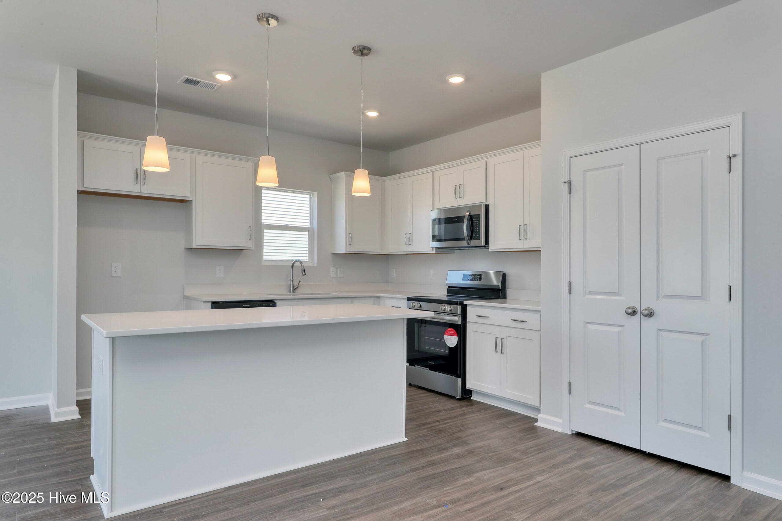 Single Family Residence at 189 Mayflower Drive NW Lot 29, Calabash, NC 28467, photo 22 of 81
