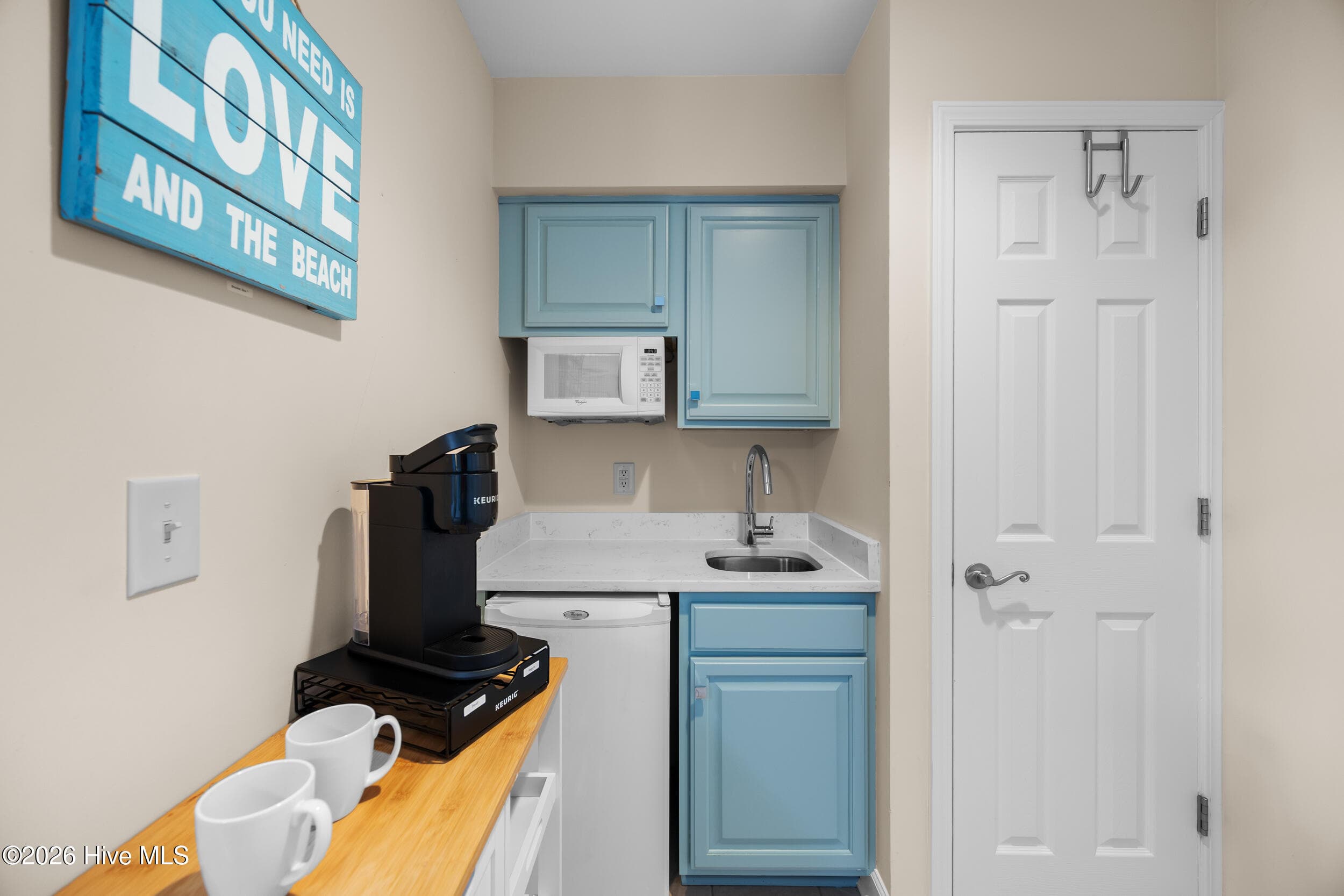 Lockout Studio Kitchenette - 1215 N Middleton Drive NW 2304, Calabash, NC 28467