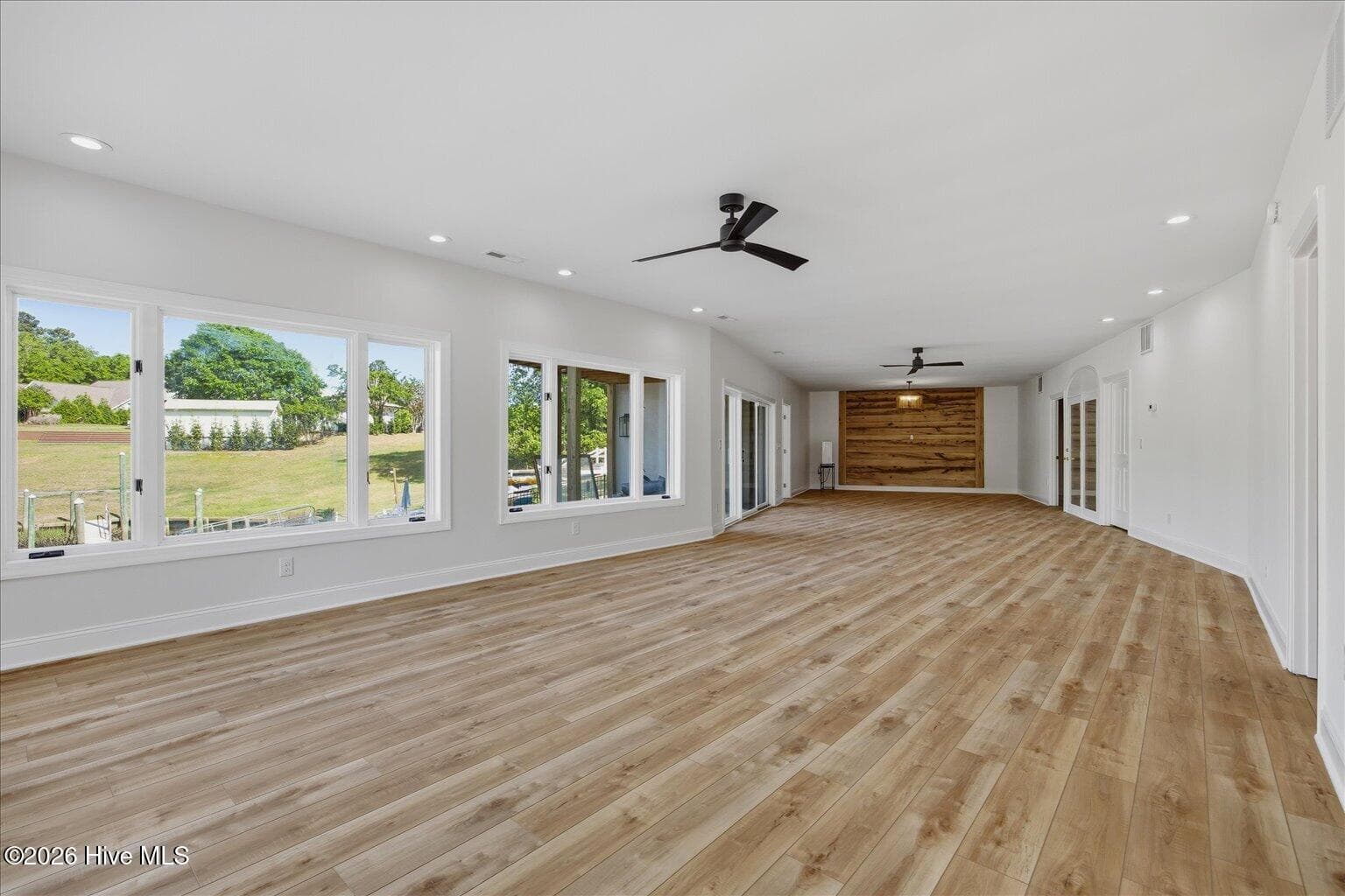 Single Family Residence at 304 Gull Road, Hampstead, NC 28443, photo 32 of 53