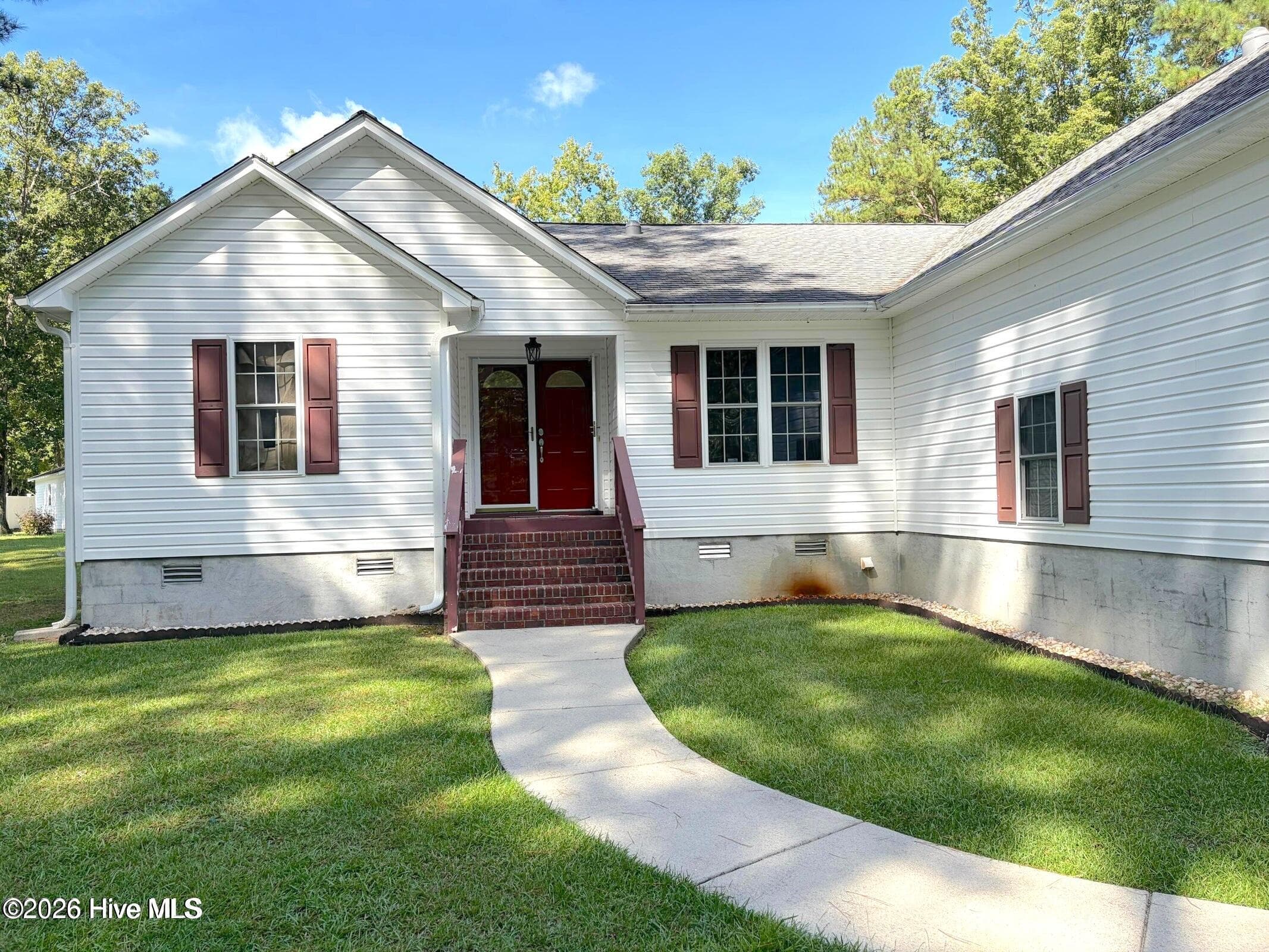 Single Family Residence at 900 Perrytown Road, New Bern, NC 28562, photo 5 of 84