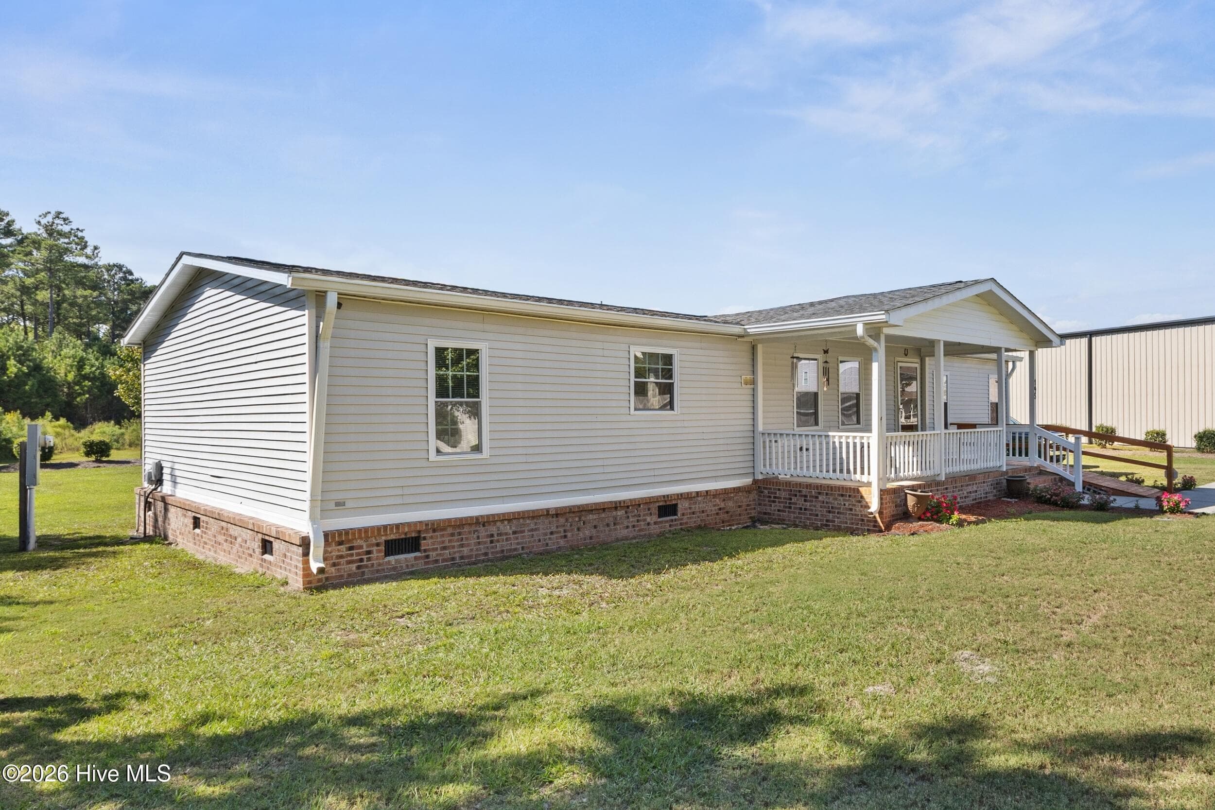 Manufactured Home at 195 Calabash Road NW, Calabash, NC 28467, photo 2 of 37