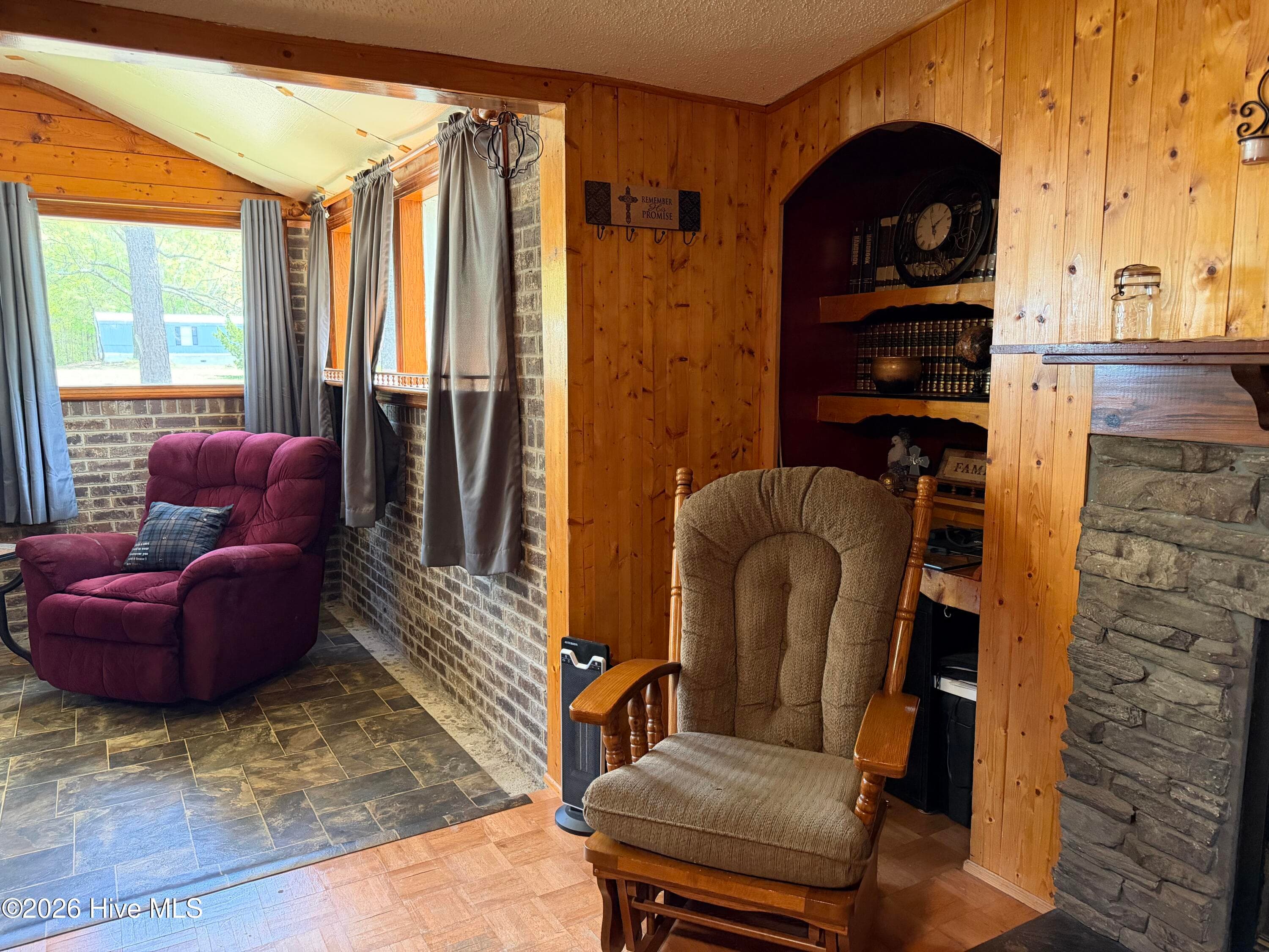 Manufactured Home at 8801 Johns Mill Road, Maxton, NC 28364, photo 14 of 14