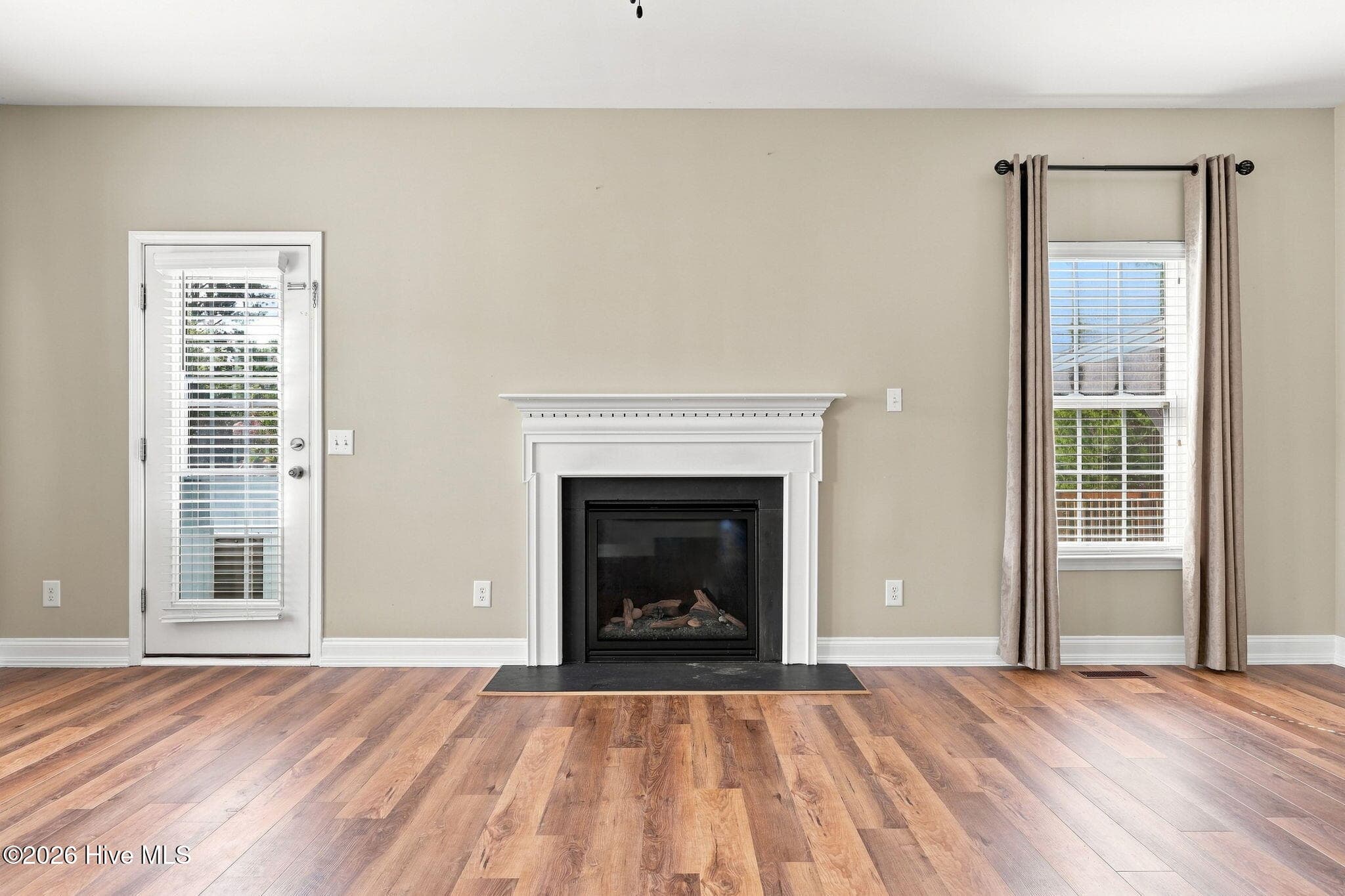 Gas Logs - 1284 L Cooper Road, Cameron, NC 28326