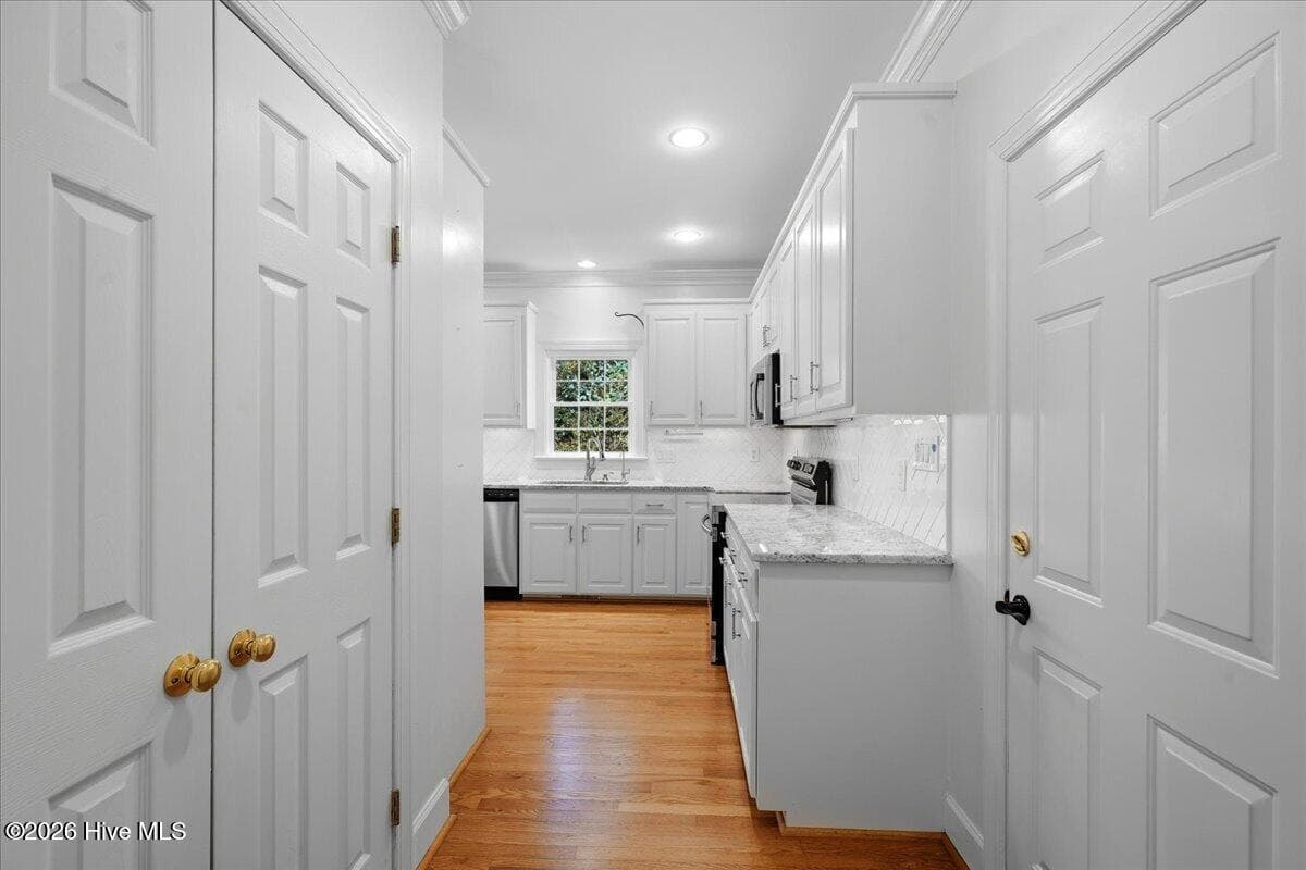 Single Family Residence at 5002 Greenbrier Lane N, Wilson, NC 27896, photo 6 of 45