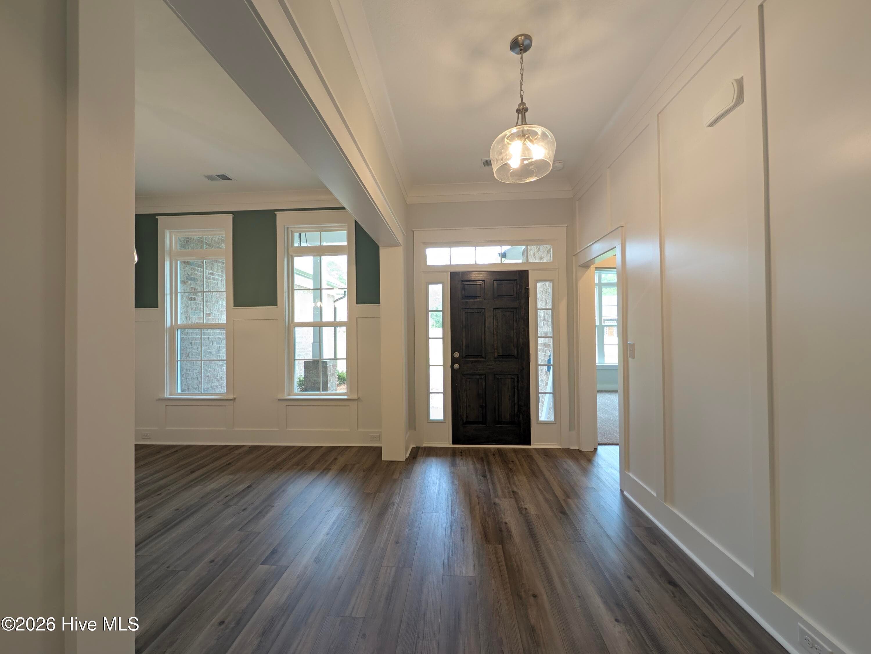 Crown Moulding - 10382 Helmsdale Drive, Aiken, SC 29803