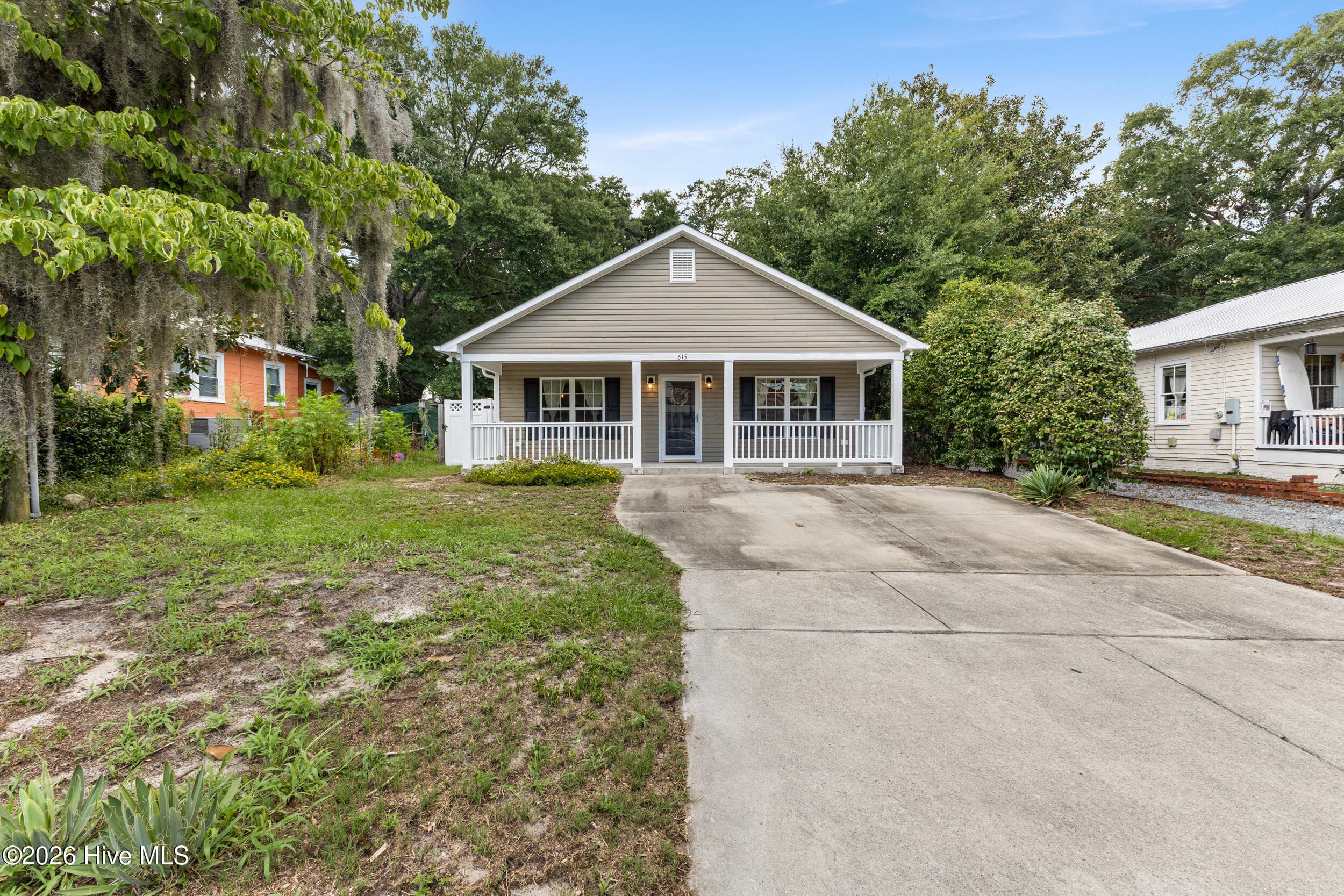 Single Family Residence at 615 Tennessee Avenue, Wilmington, NC 28401, photo 3 of 38