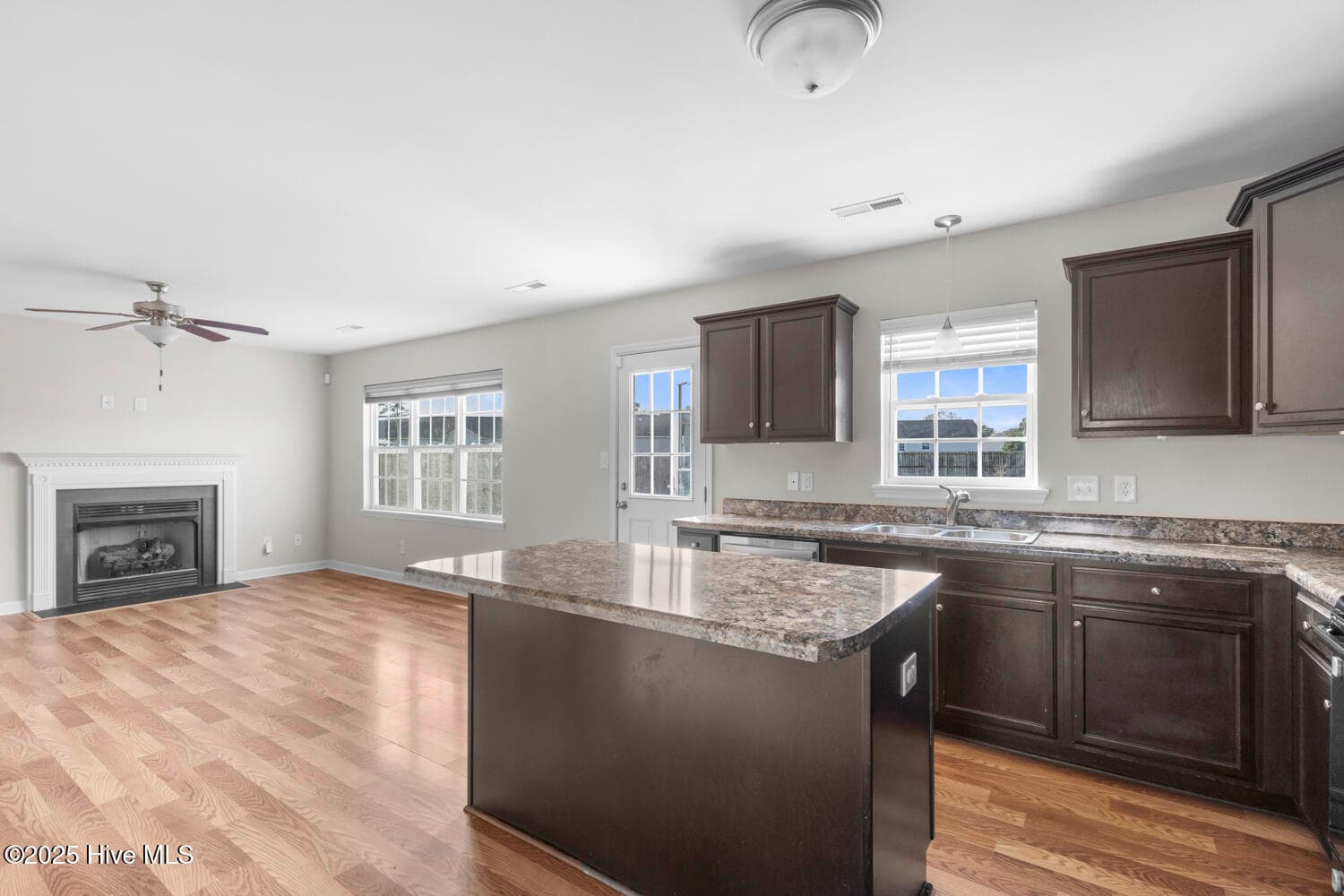 Single Family Residence at 405 Duncan Drive S, Richlands, NC 28574, photo 10 of 34