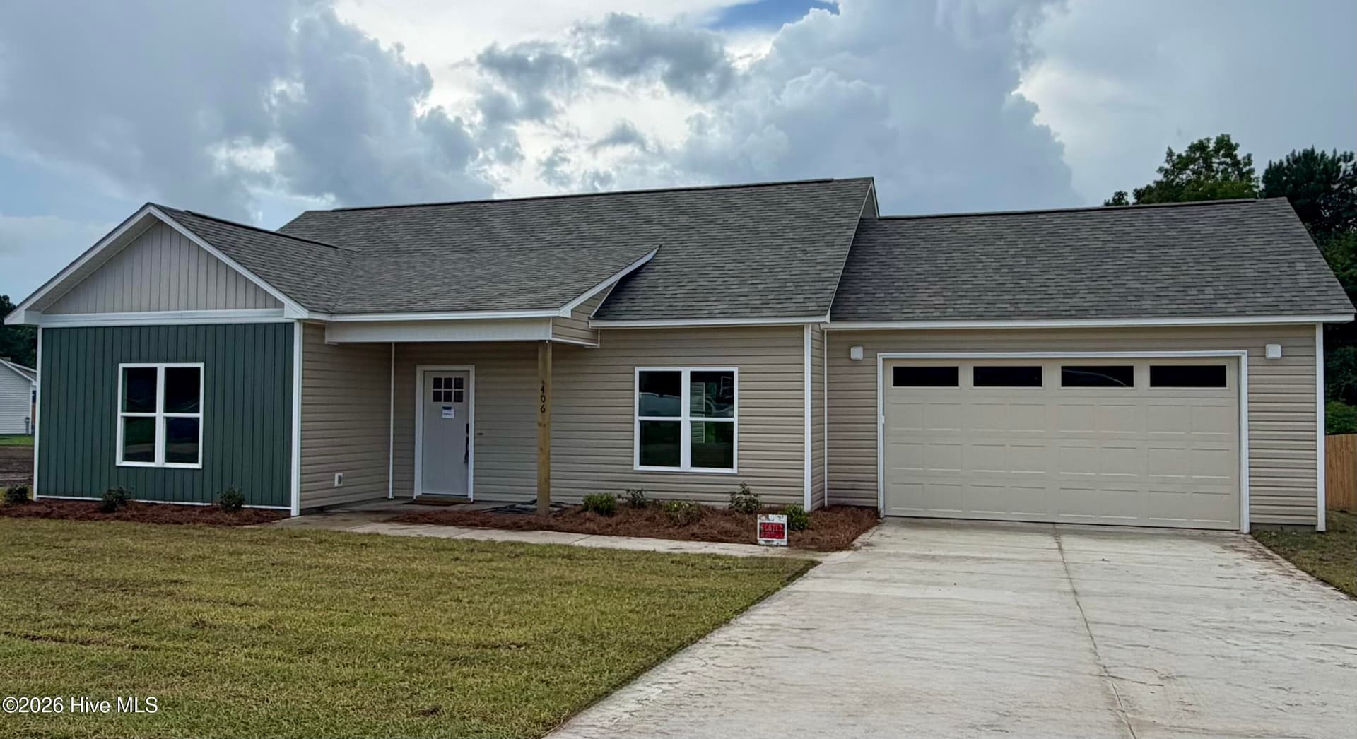 Single Family Residence at 406 Wade Drive, Richlands, NC 28574, photo 3 of 86