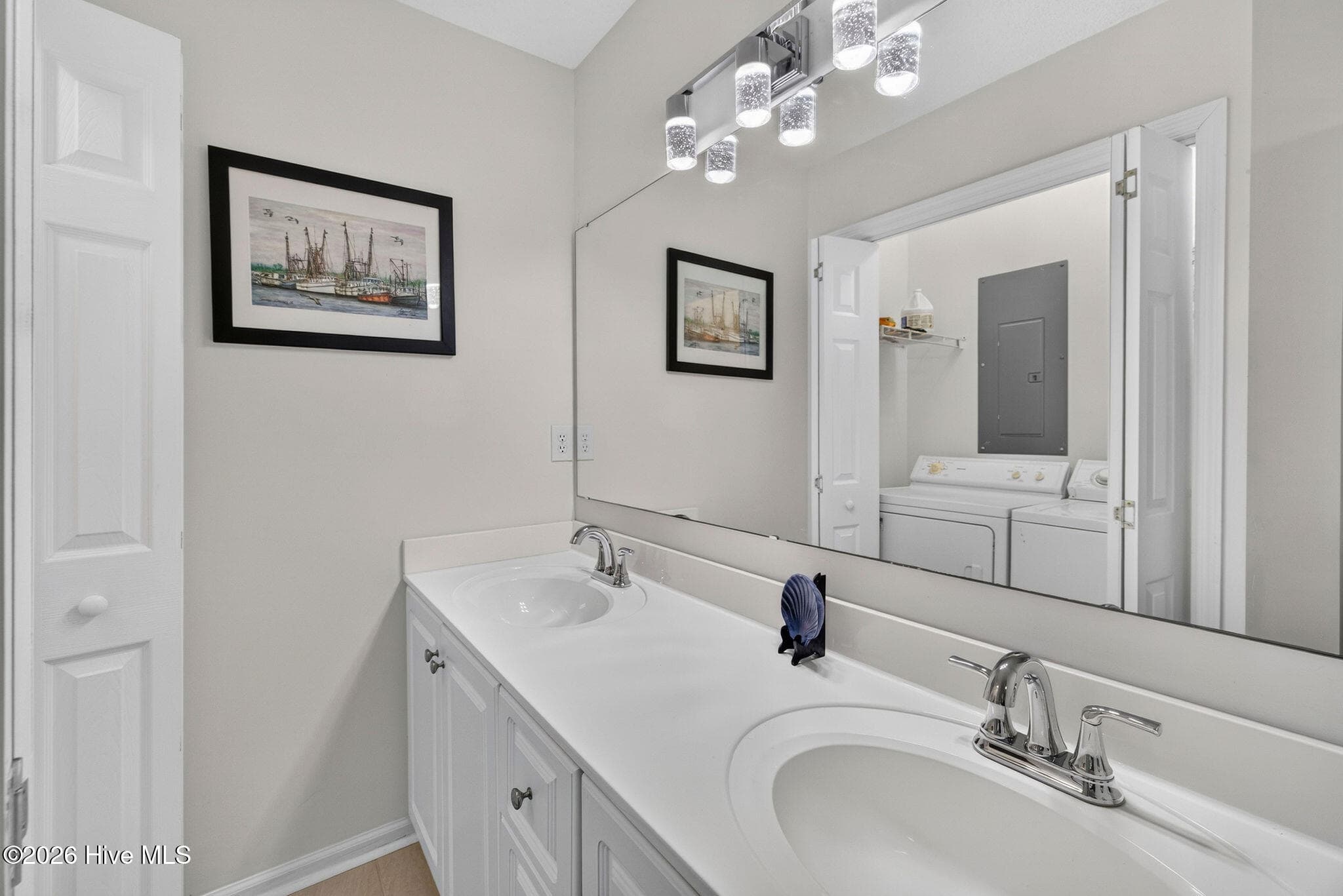 Single Family Residence at 21 S Oak Drive, Surf City, NC 28445, photo 21 of 46