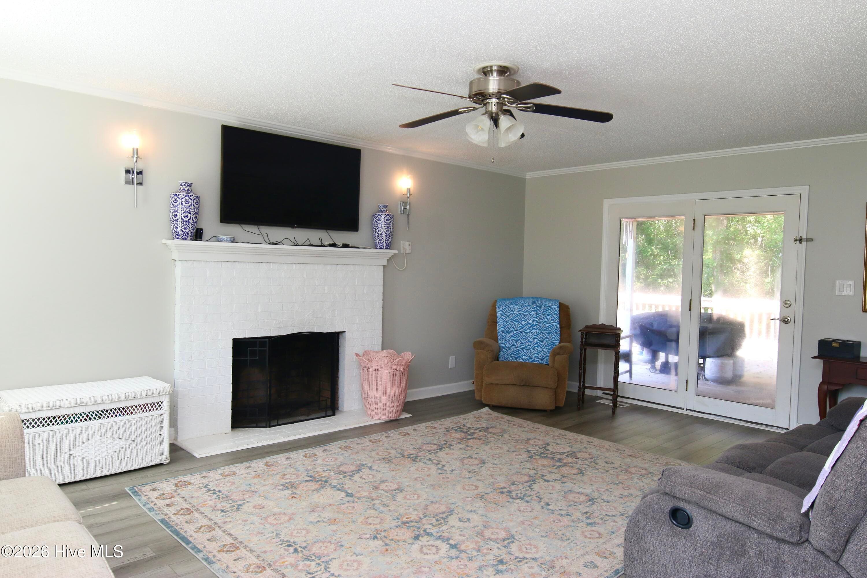 Single Family Residence at 329 S Wedgewood Drive, Washington, NC 27889, photo 8 of 35