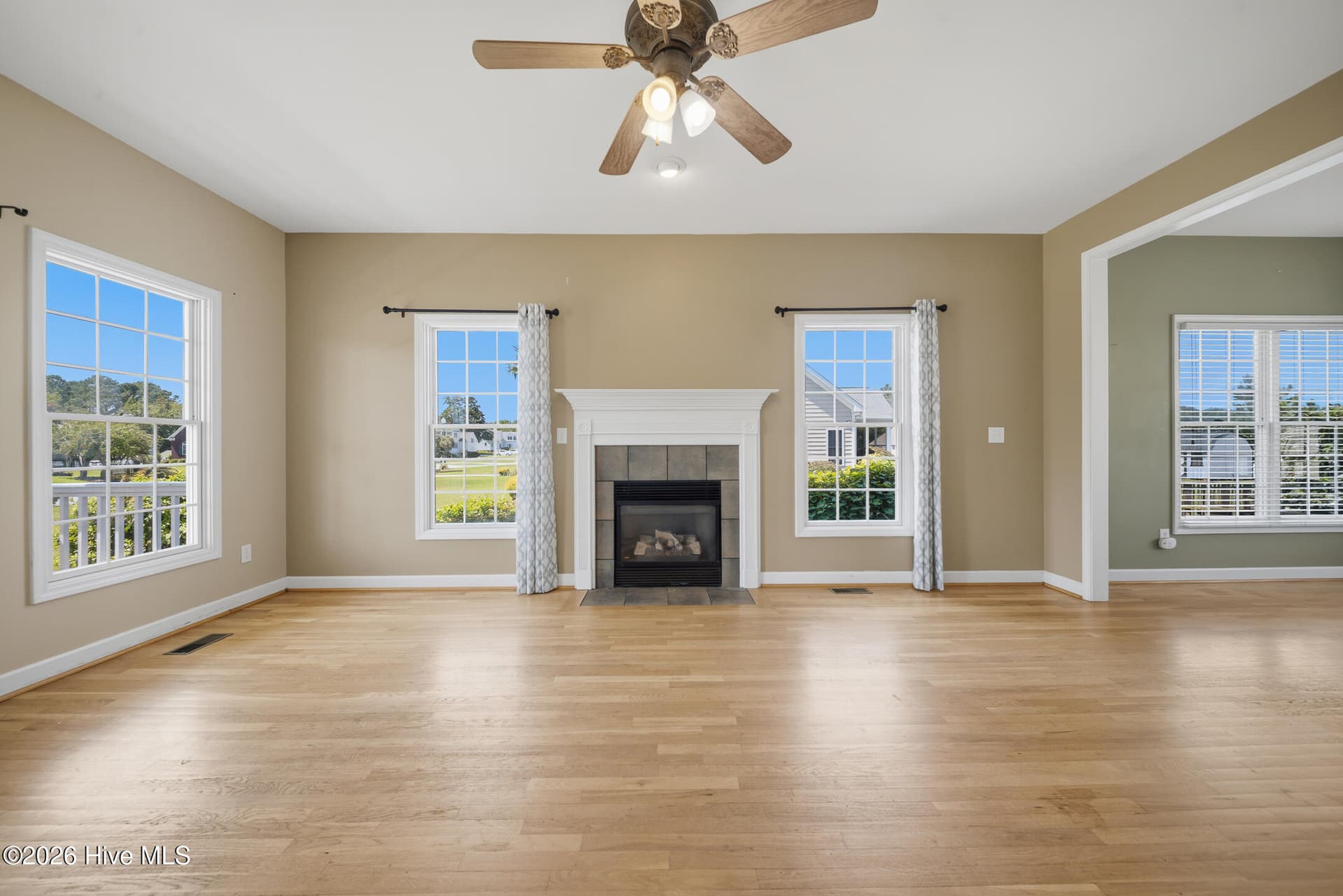 Single Family Residence at 117 Middle Point Road, Hampstead, NC 28443, photo 14 of 86
