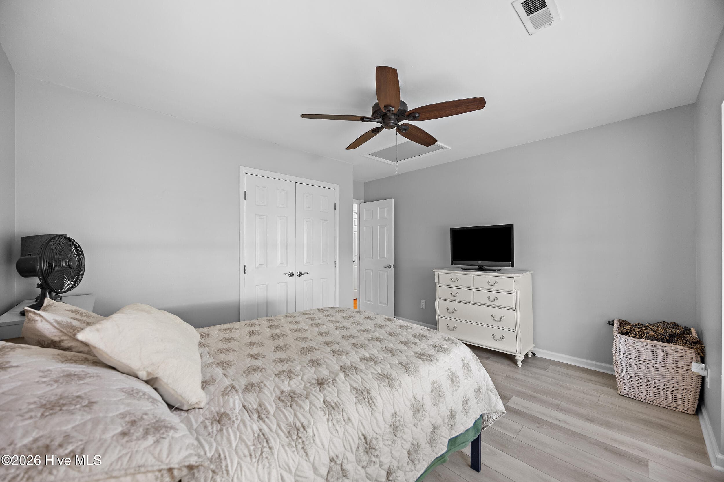 Single Family Residence at 5416 Ibis Court, Wilmington, NC 28409, photo 15 of 36
