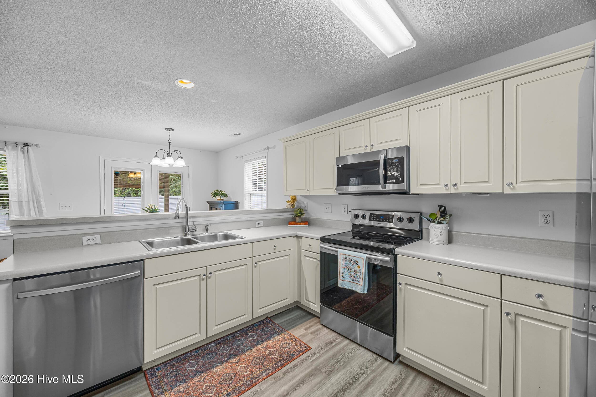 Single Family Residence at 1112 Sunburst Way, Leland, NC 28451, photo 14 of 47