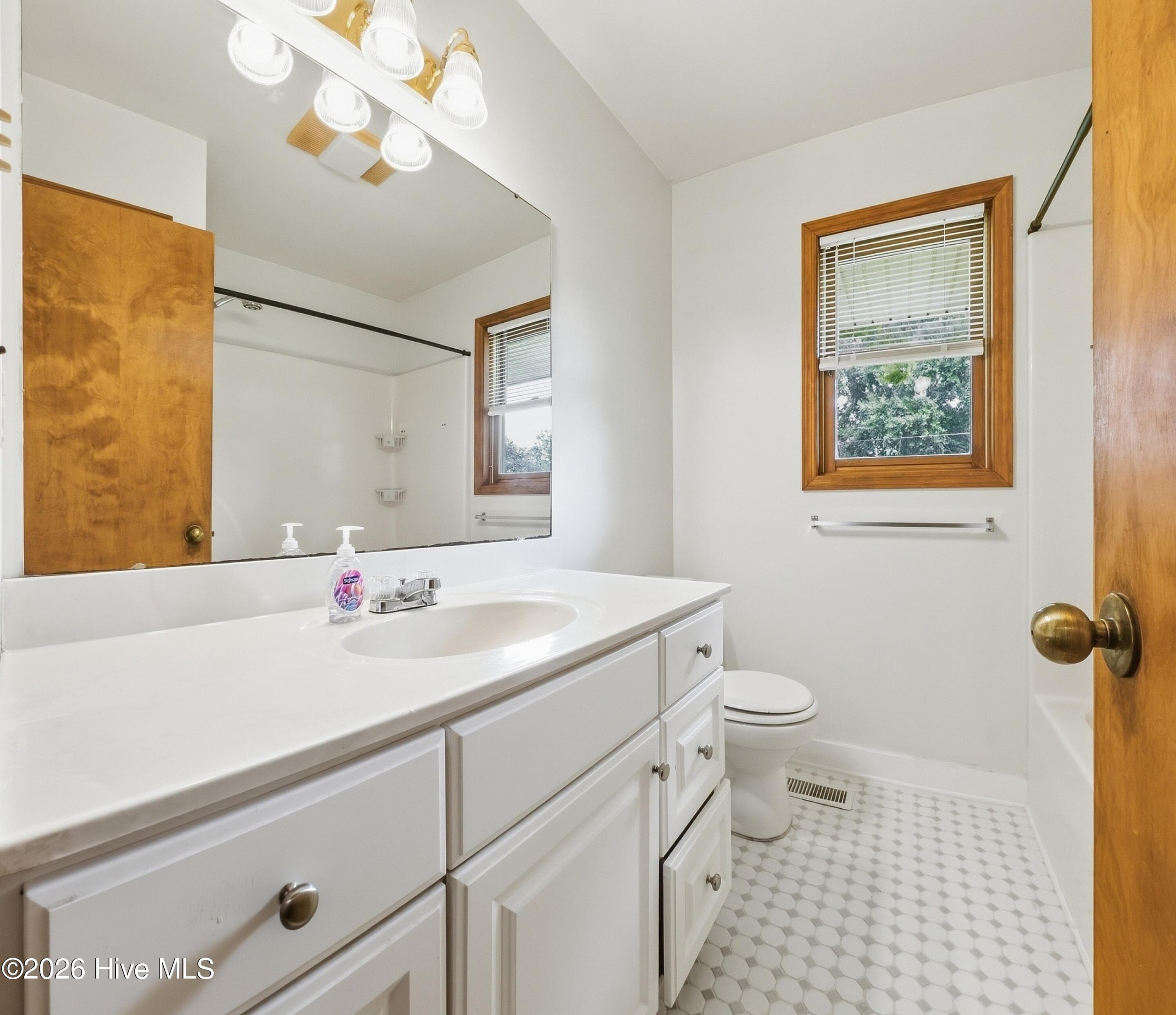 Single Family Residence at 306 Shore Point Drive, Wilmington, NC 28411, photo 21 of 86