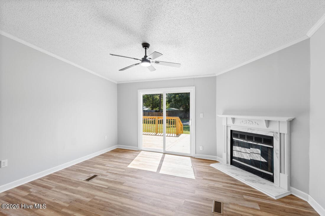 Manufactured Home at 5837 Parkton Road, Hope Mills, NC 28348, photo 13 of 43
