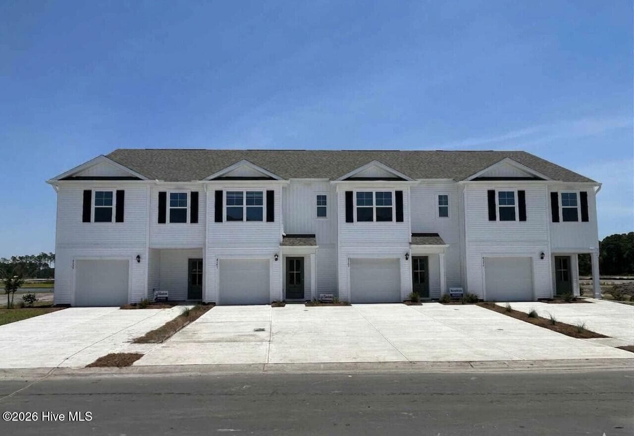 Townhouse at 4345 Majesty Drive Unit 396, Castle Hayne, NC 28429, photo 3 of 46