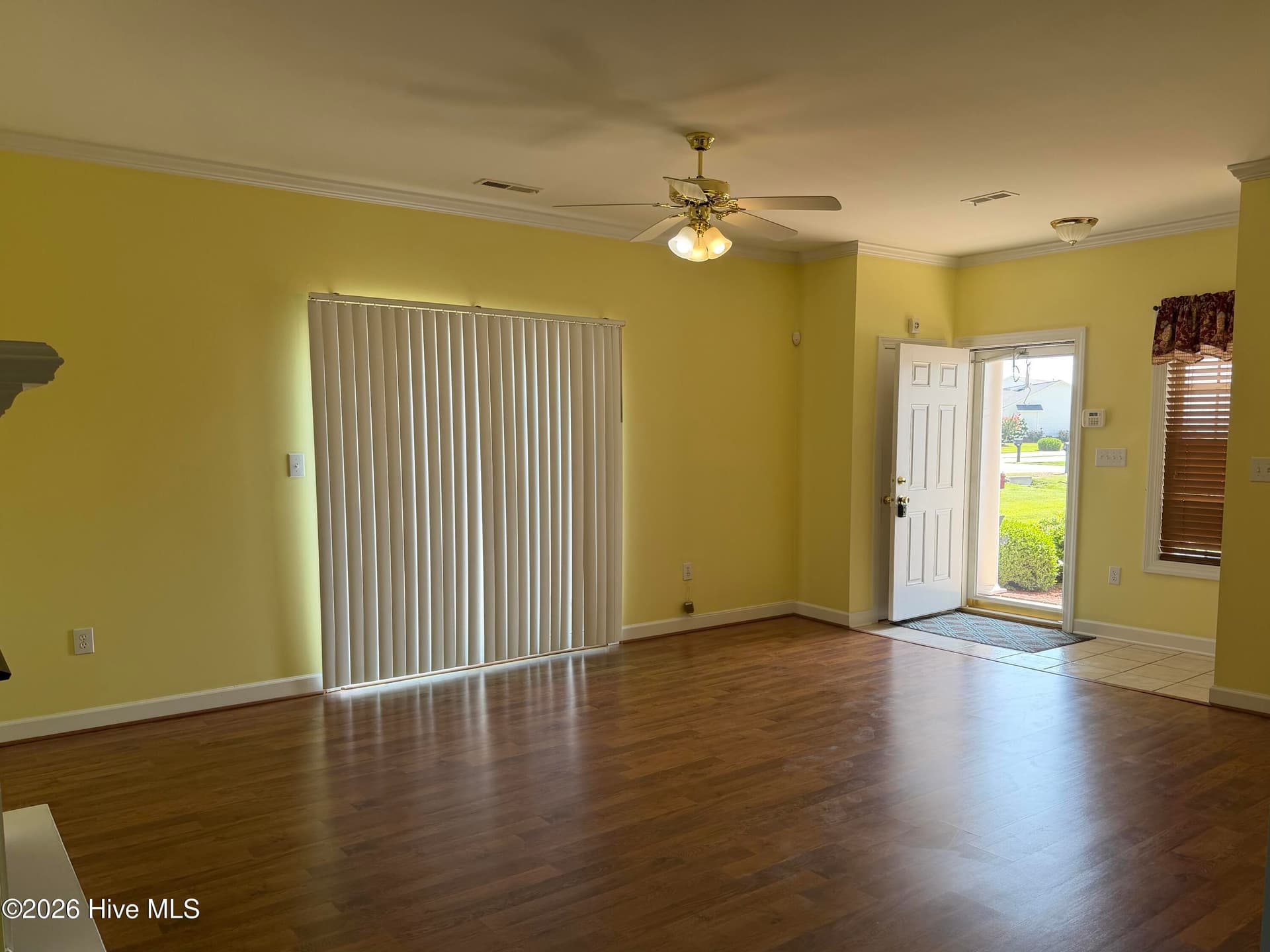 Living Room - 2059 Briarwood Drive, Kinston, NC 28501