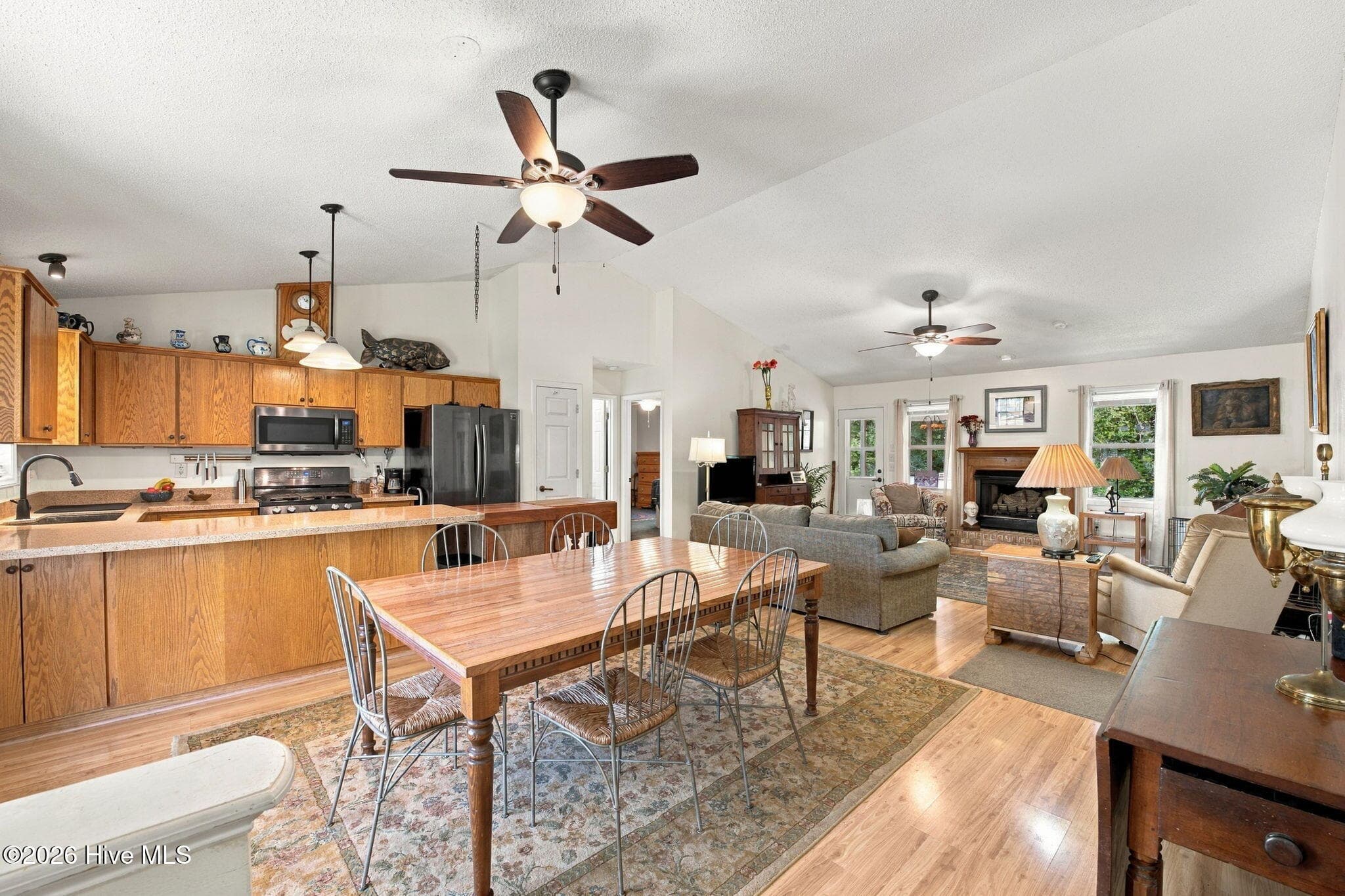 Single Family Residence at 3910 Yarmouth Road, New Bern, NC 28562, photo 13 of 40