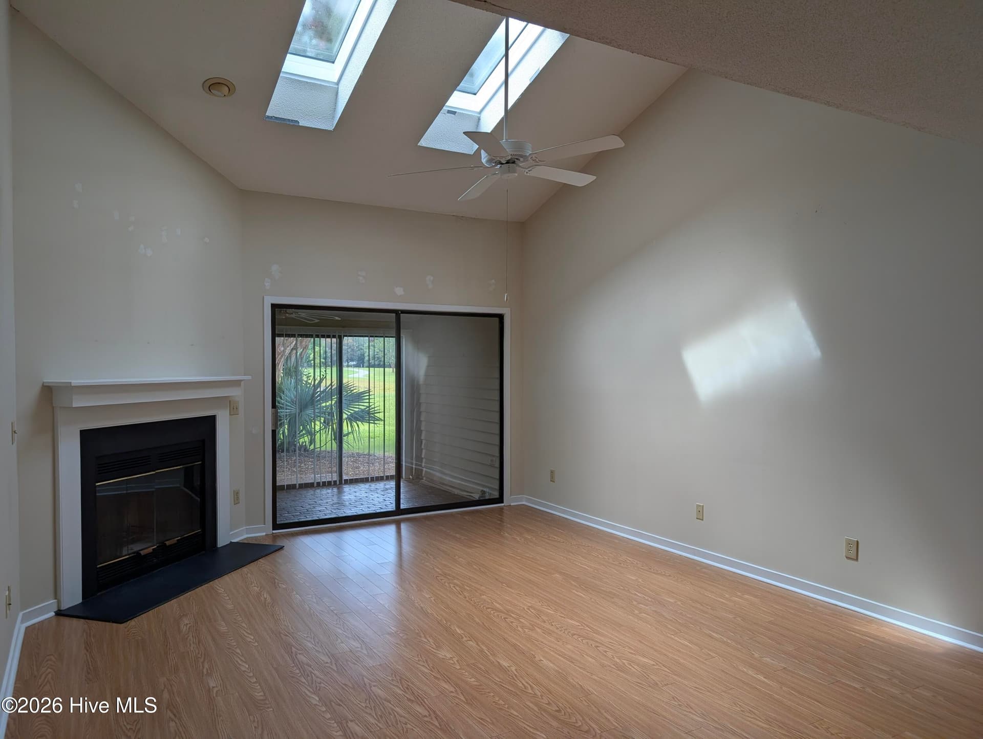 Townhouse at 5916 Chester Street, Wilmington, NC 28405, photo 11 of 31