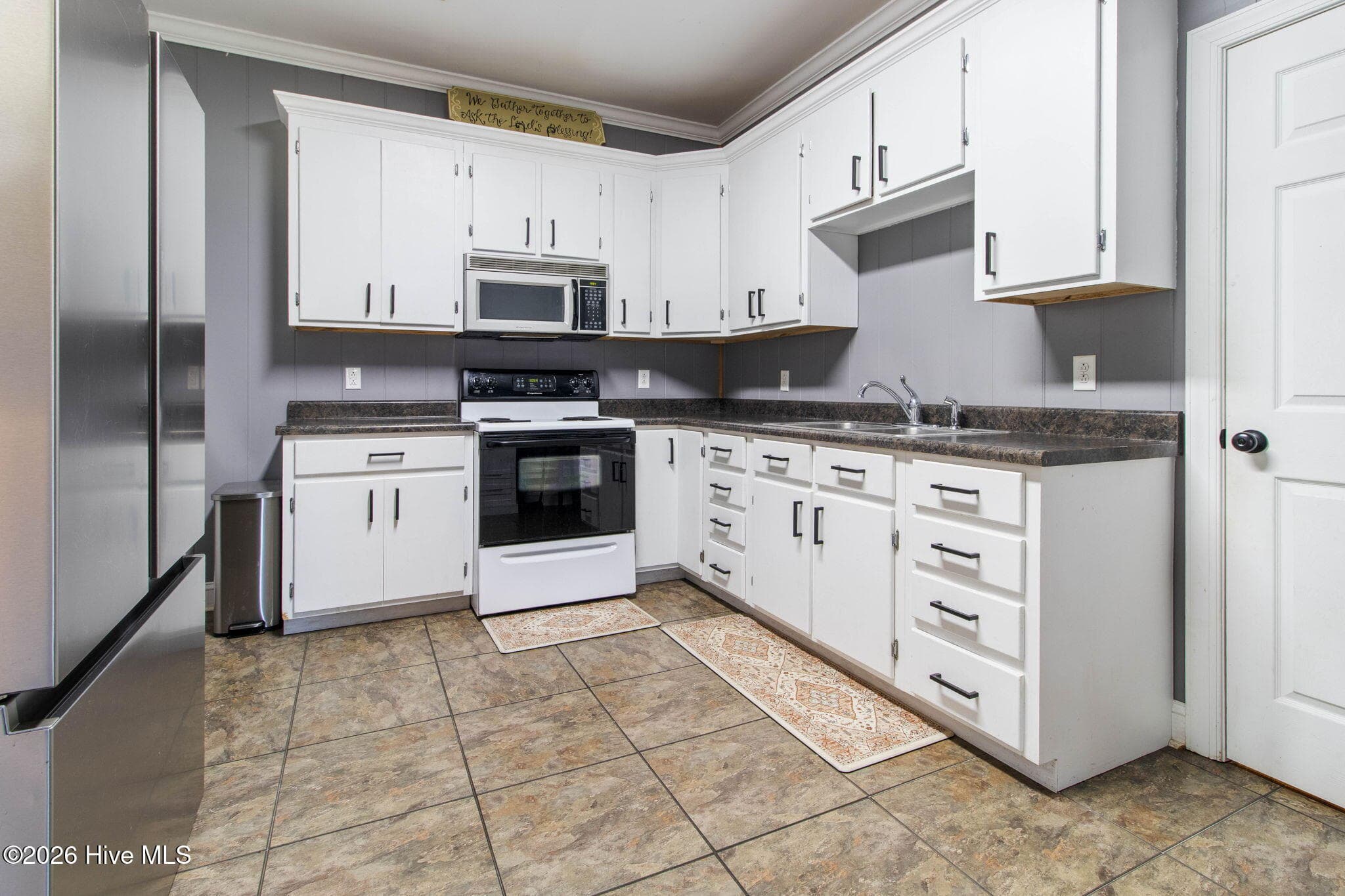 Kitchen - 727 Mount Olive Road, Bladenboro, NC 28320