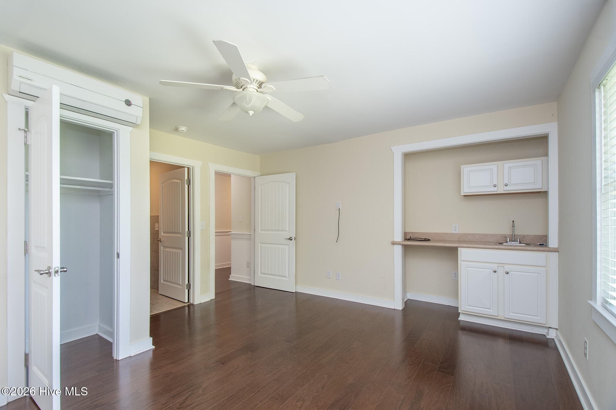 Single Family Residence at 111 Graham Lane, Beaufort, NC 28516, photo 4 of 5